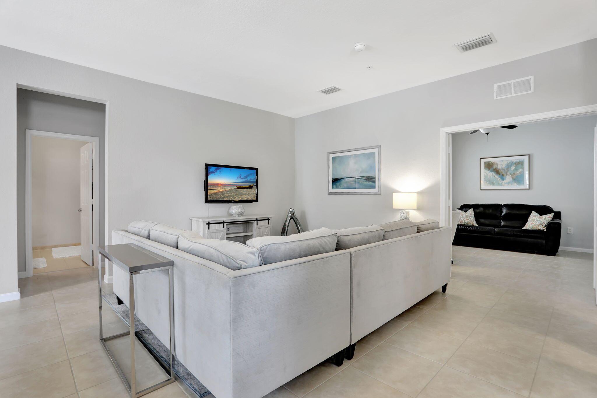 4720 Mimosa Place 904