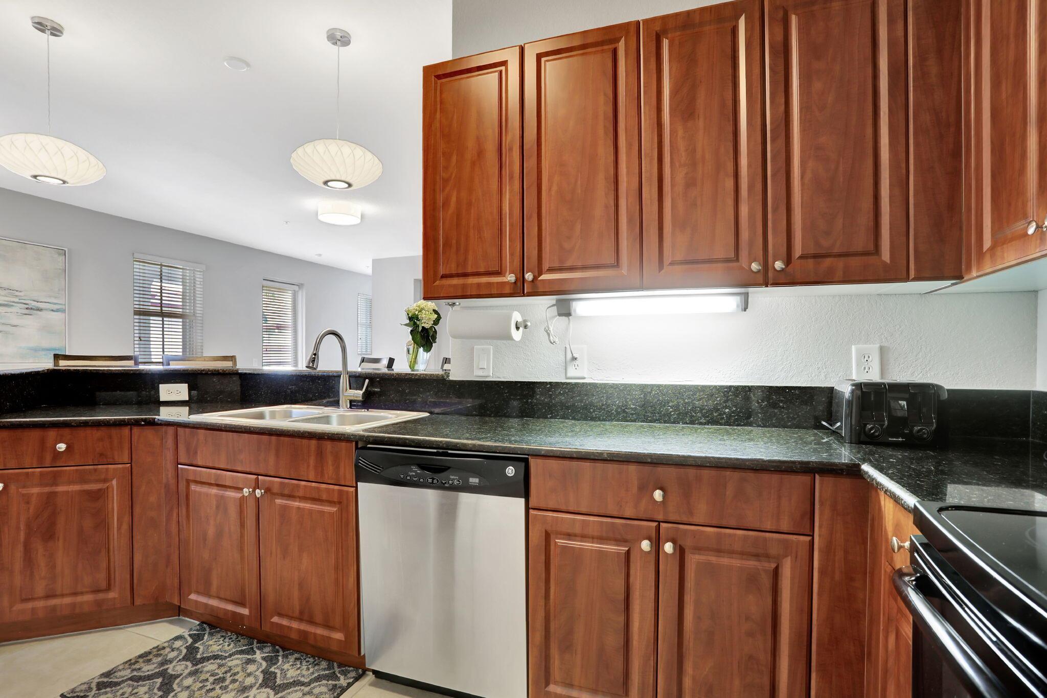 4720 Mimosa Place 904