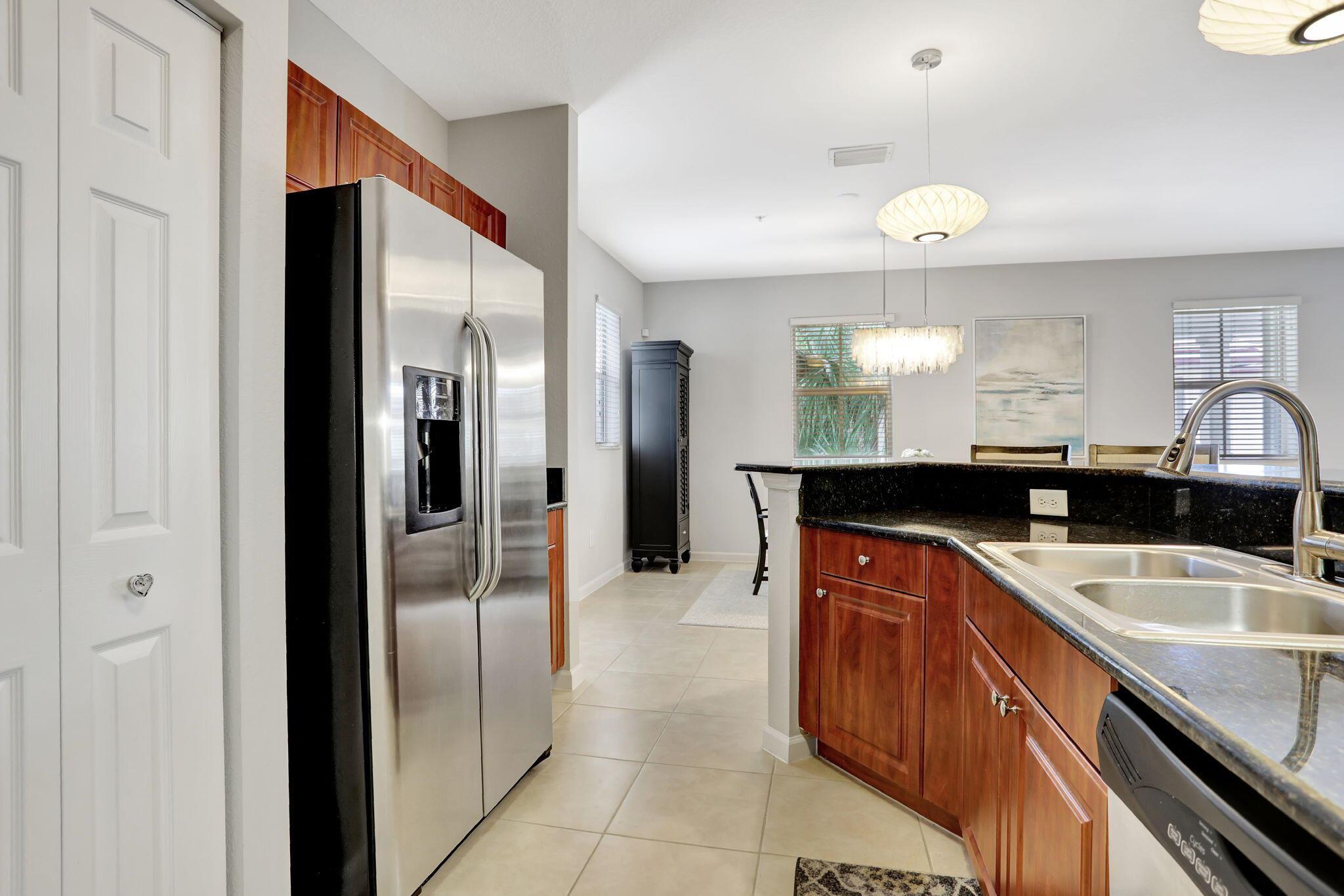 4720 Mimosa Place 904