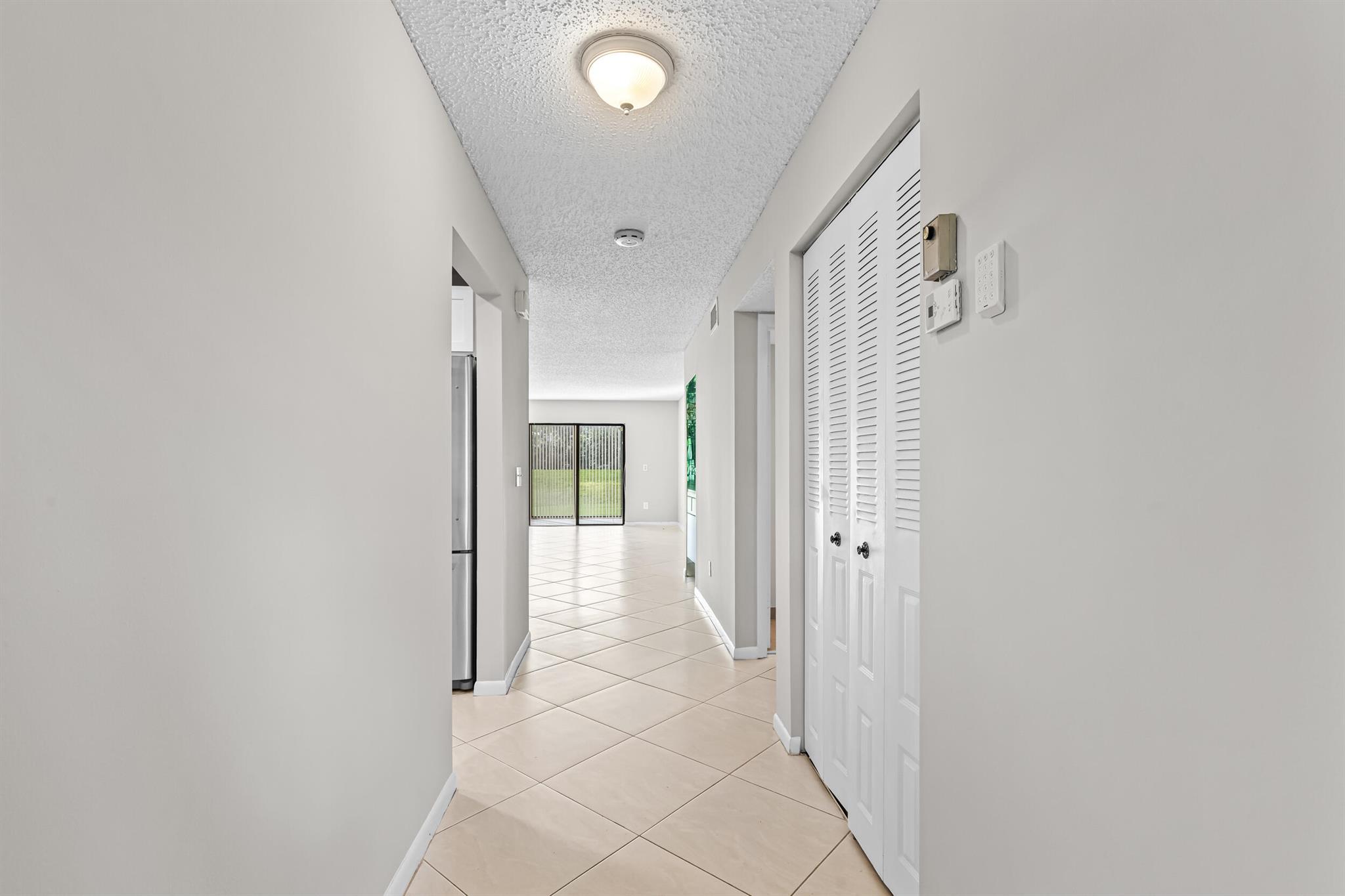 9270 Vista Del Lago E27