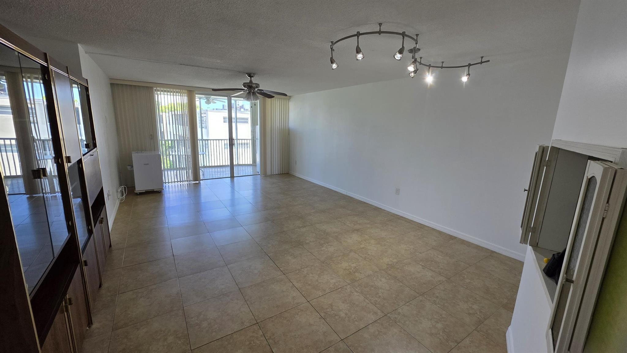 1690 NE 191 Street 409-1