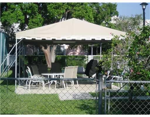 5340 NW 2nd Avenue Ph- 20