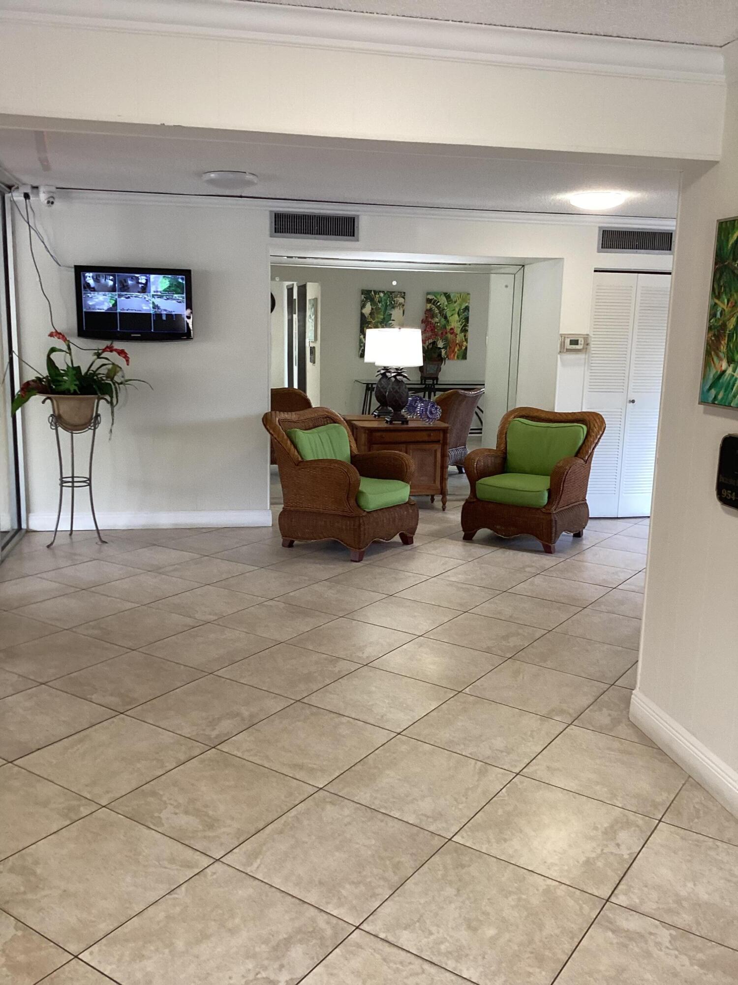 5340 NW 2nd Avenue Ph- 20