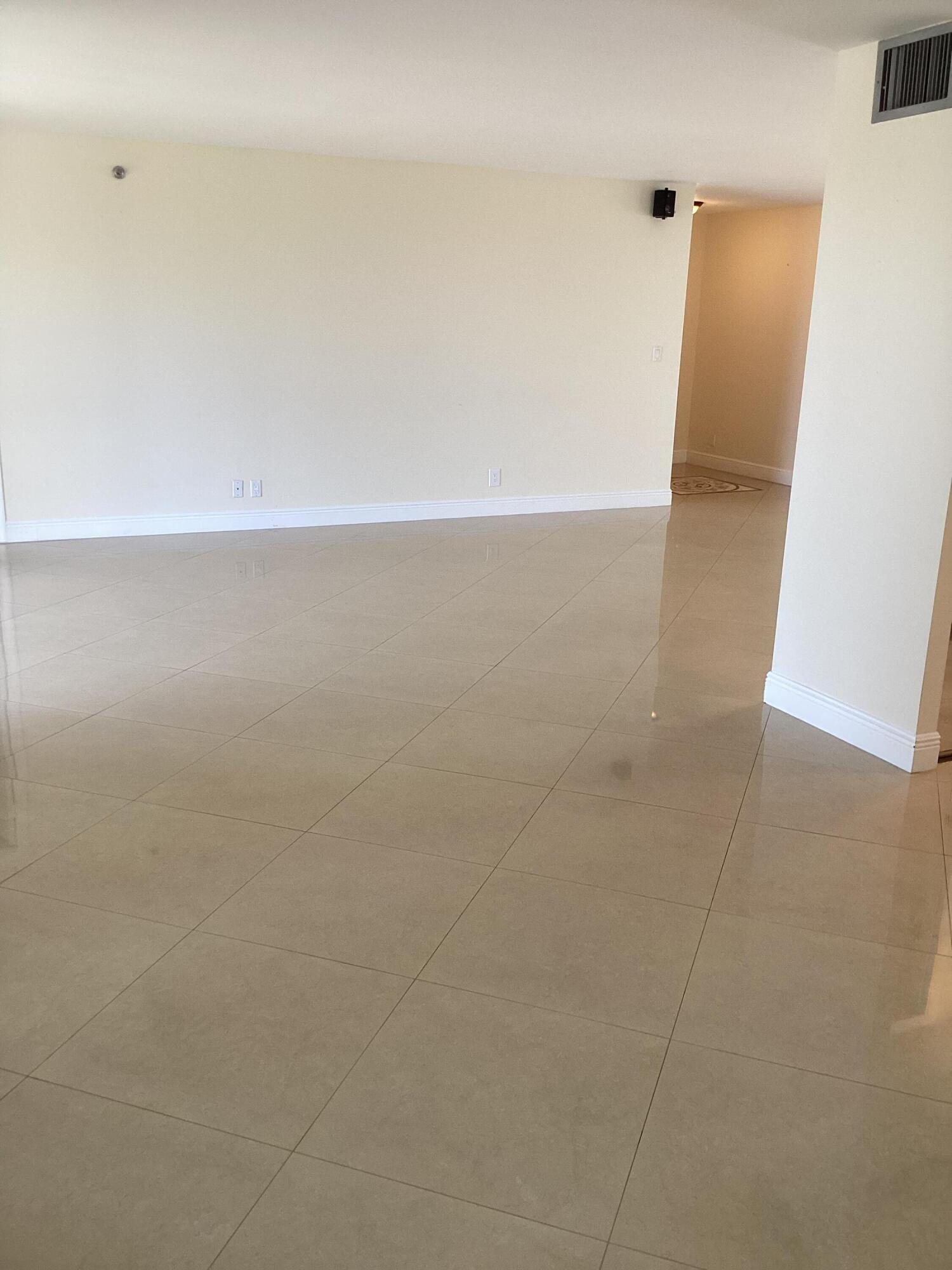 5340 NW 2nd Avenue Ph- 20