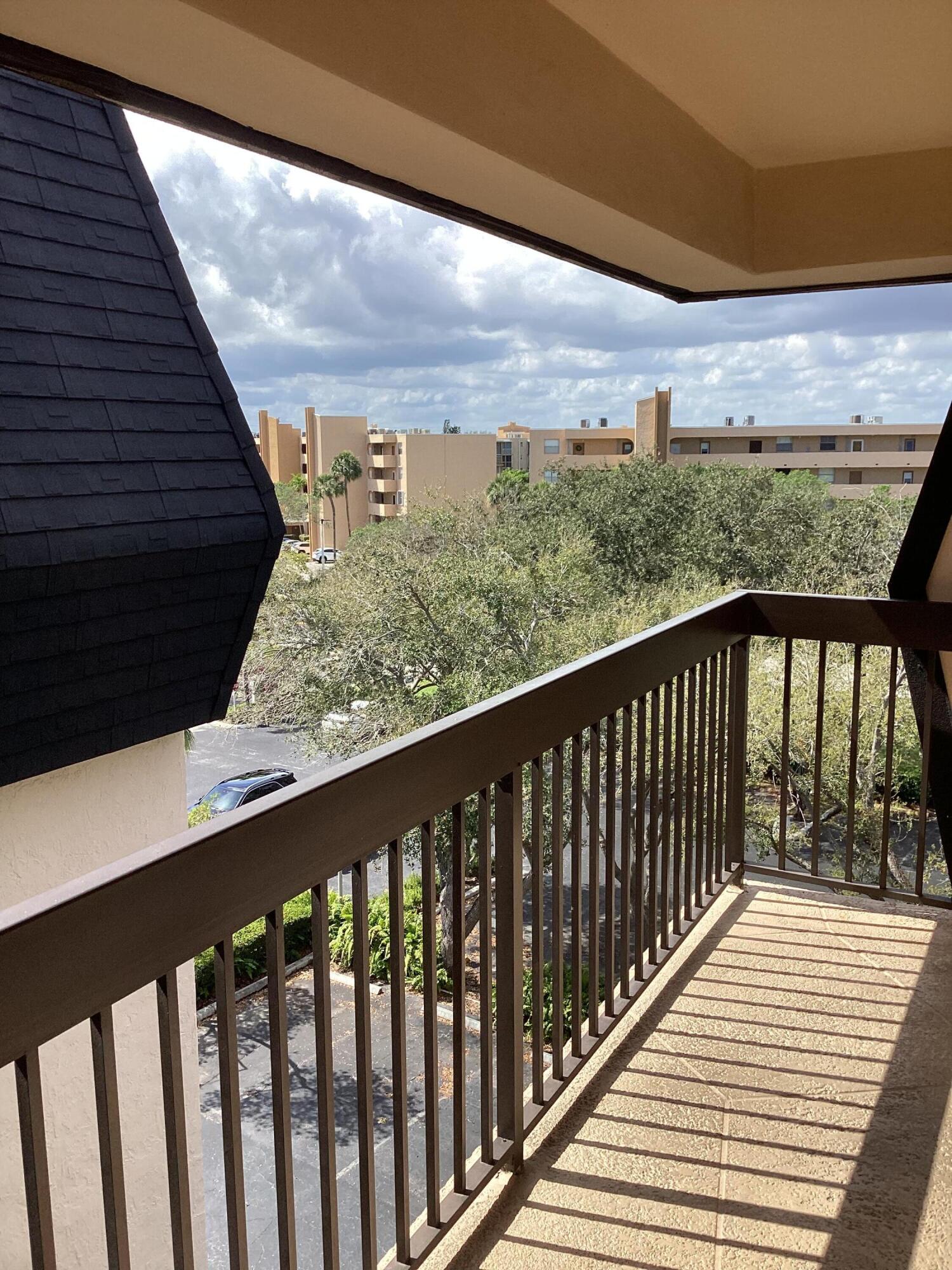 5340 NW 2nd Avenue Ph- 20