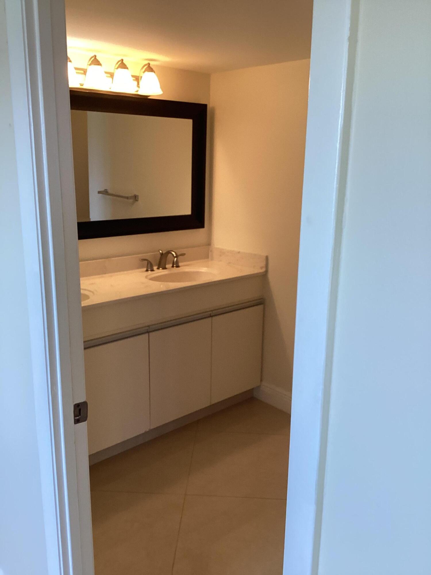 5340 NW 2nd Avenue Ph- 20