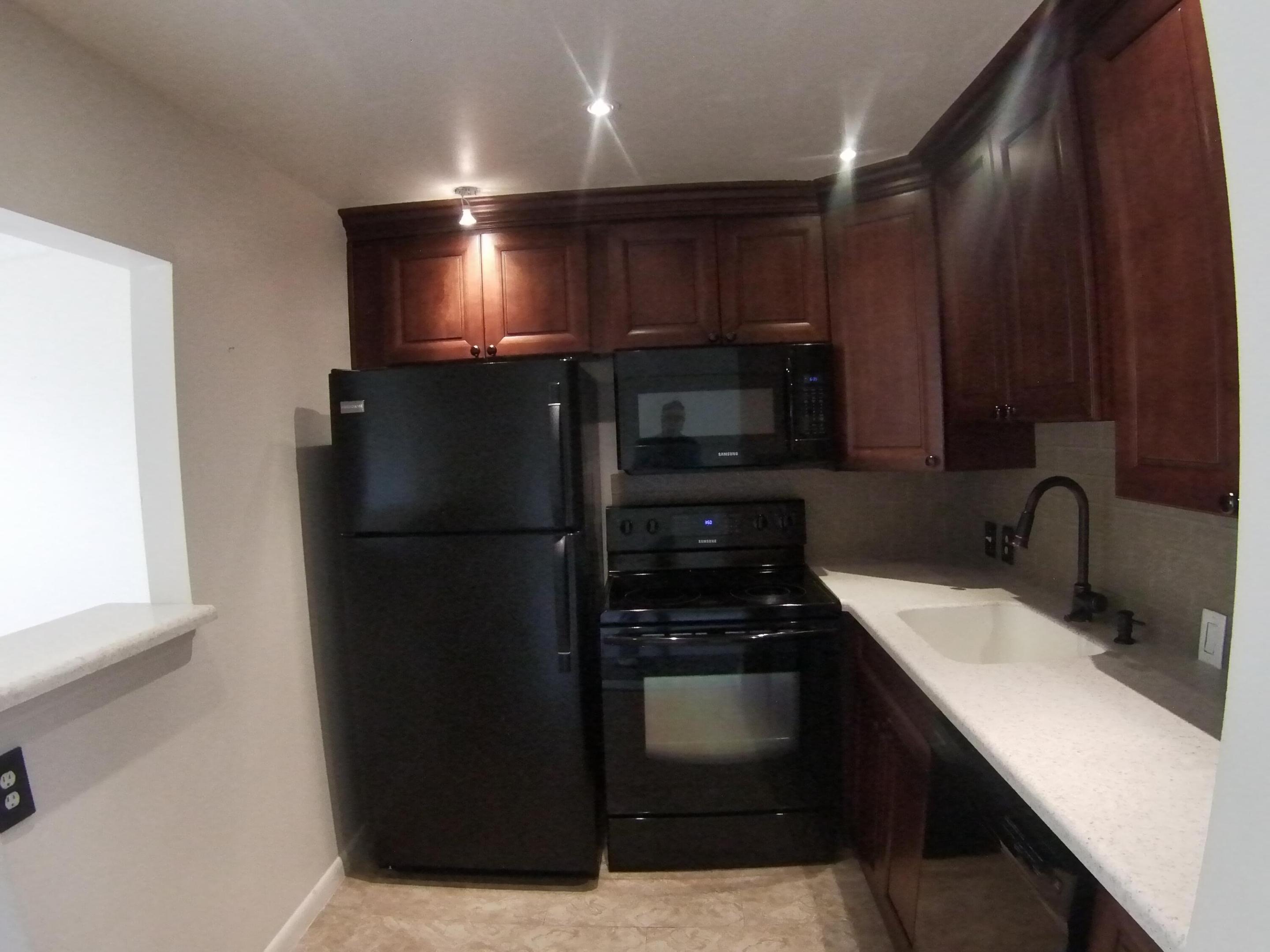 246 Mansfield F