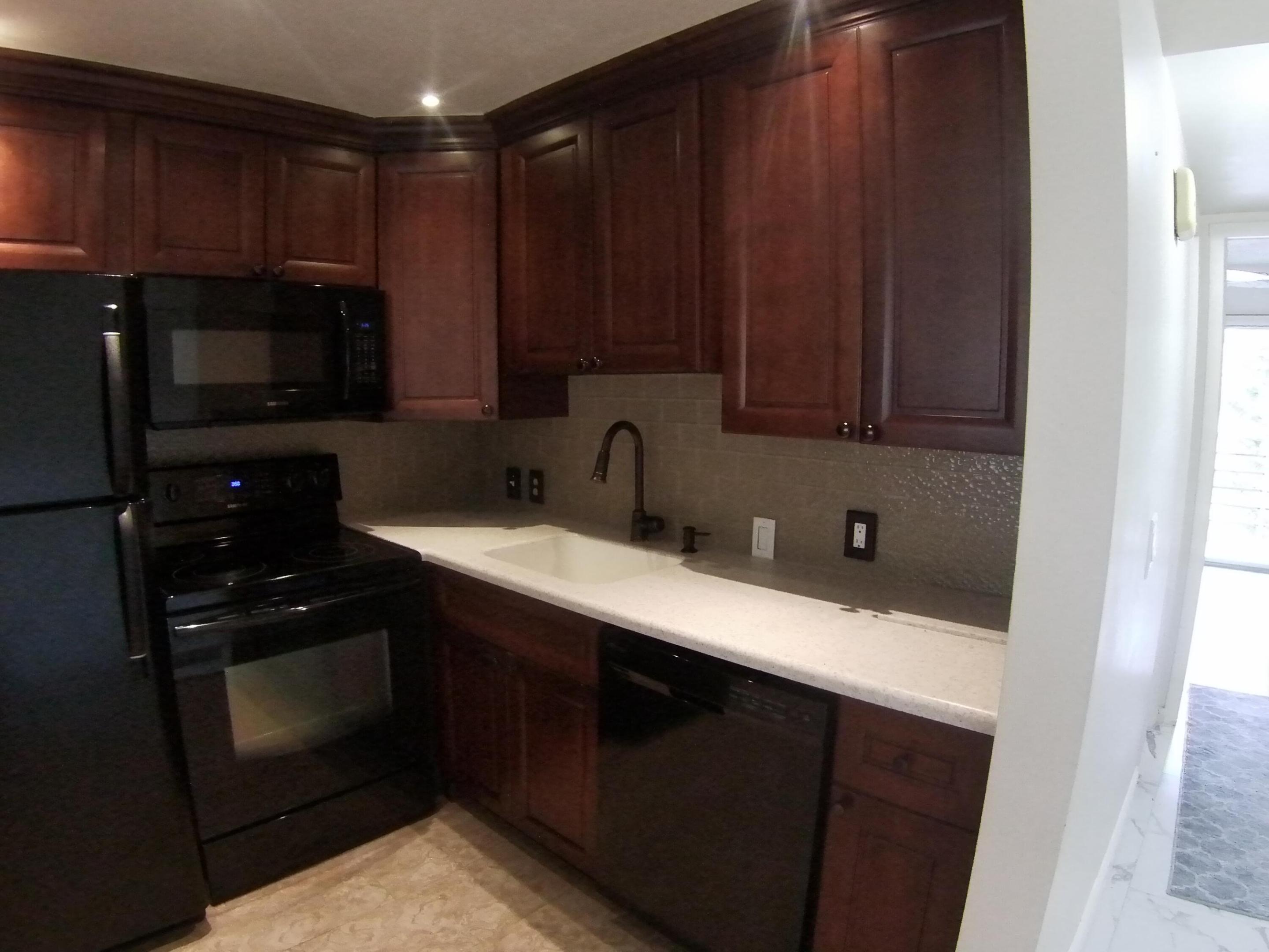 246 Mansfield F