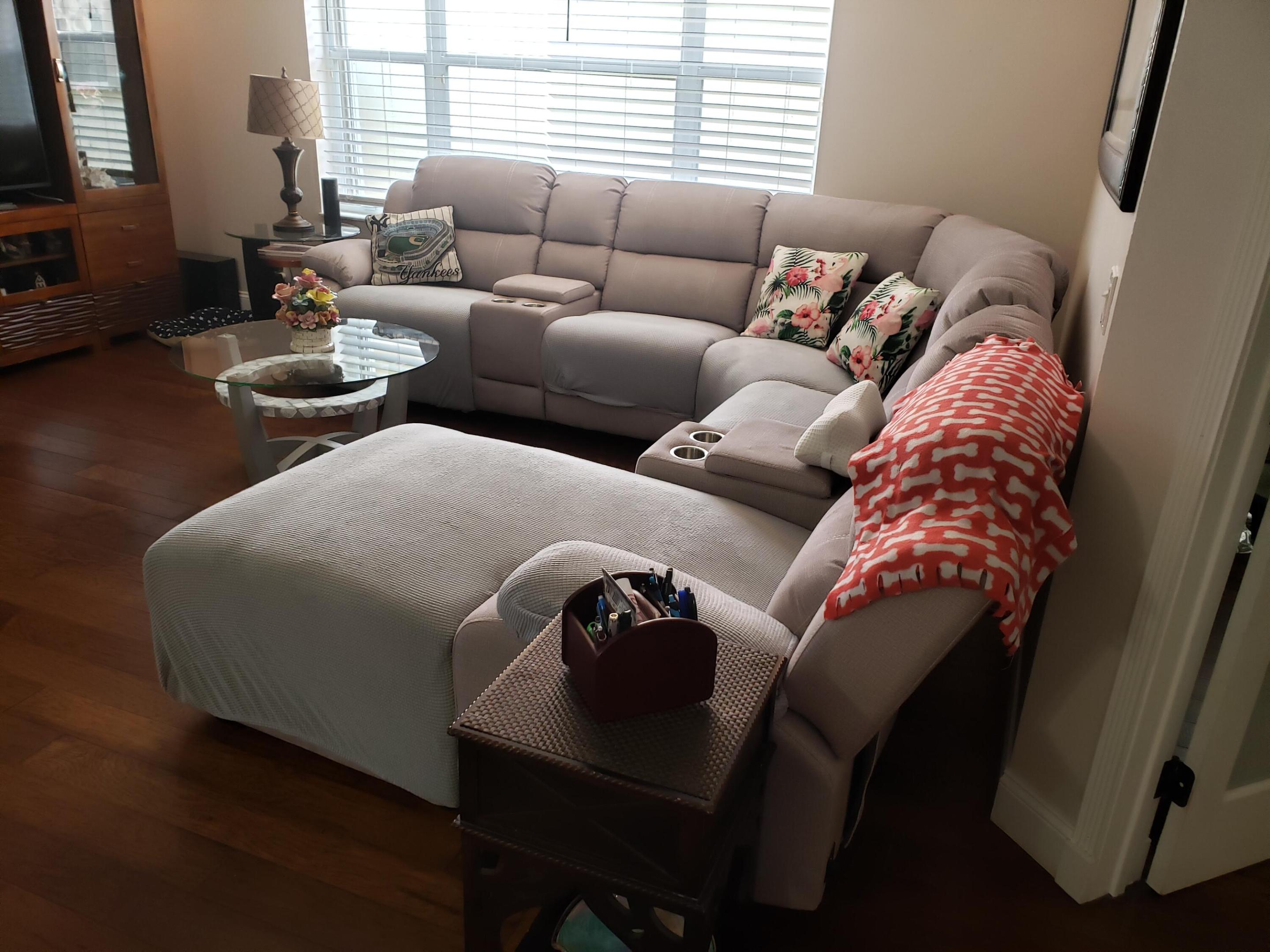 10402 Utopia Circle E