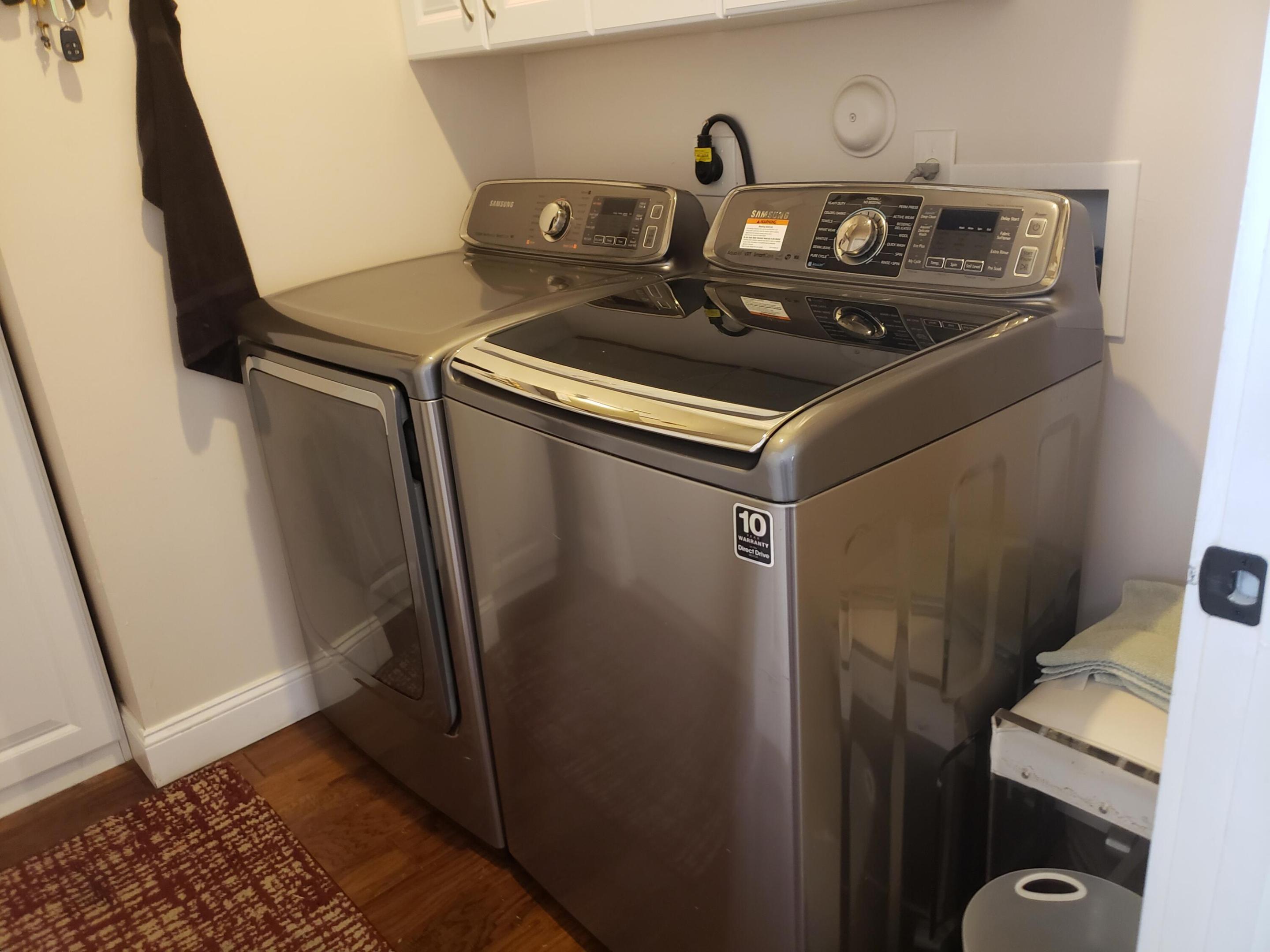 10402 Utopia Circle E