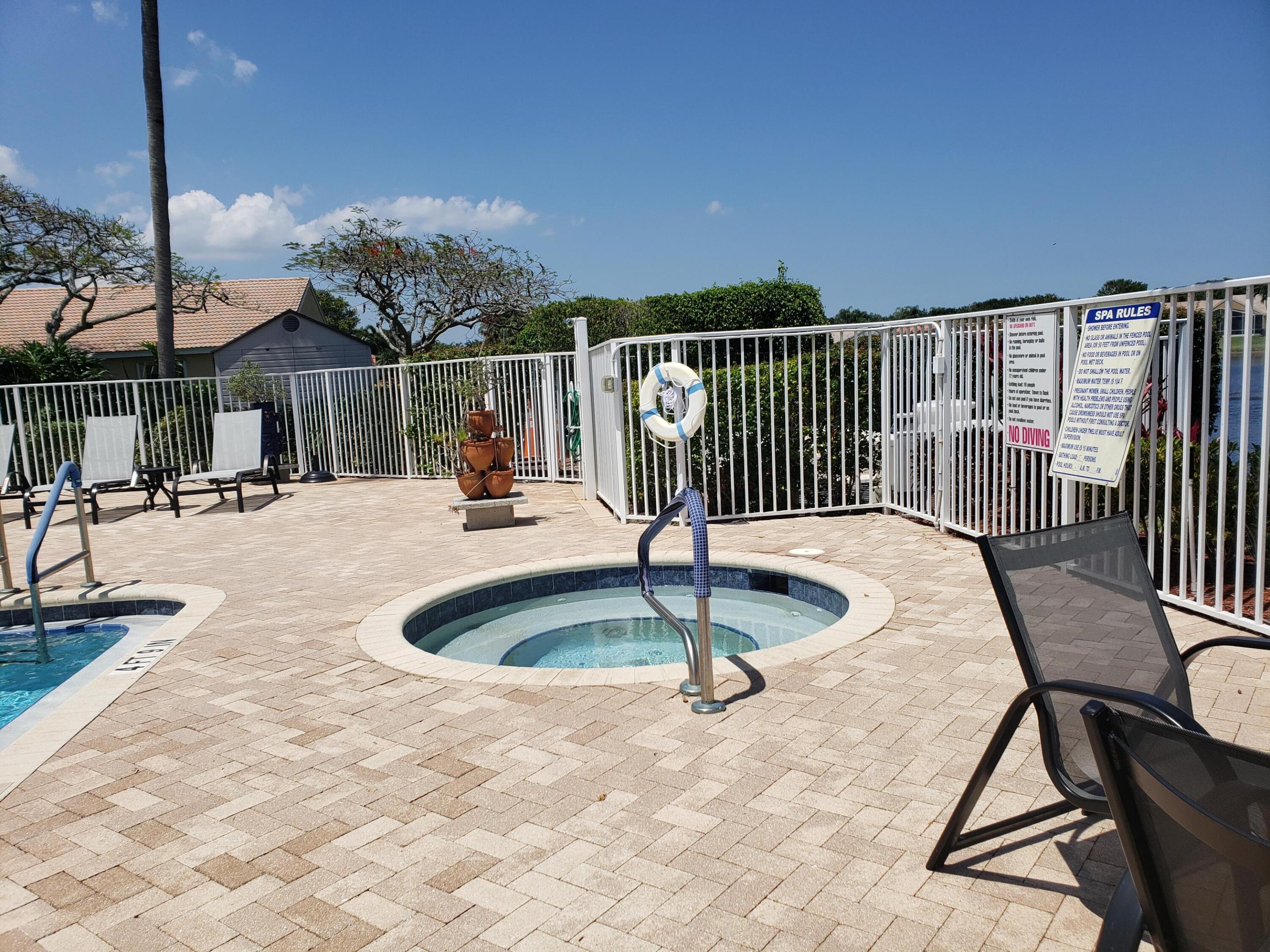 10402 Utopia Circle E