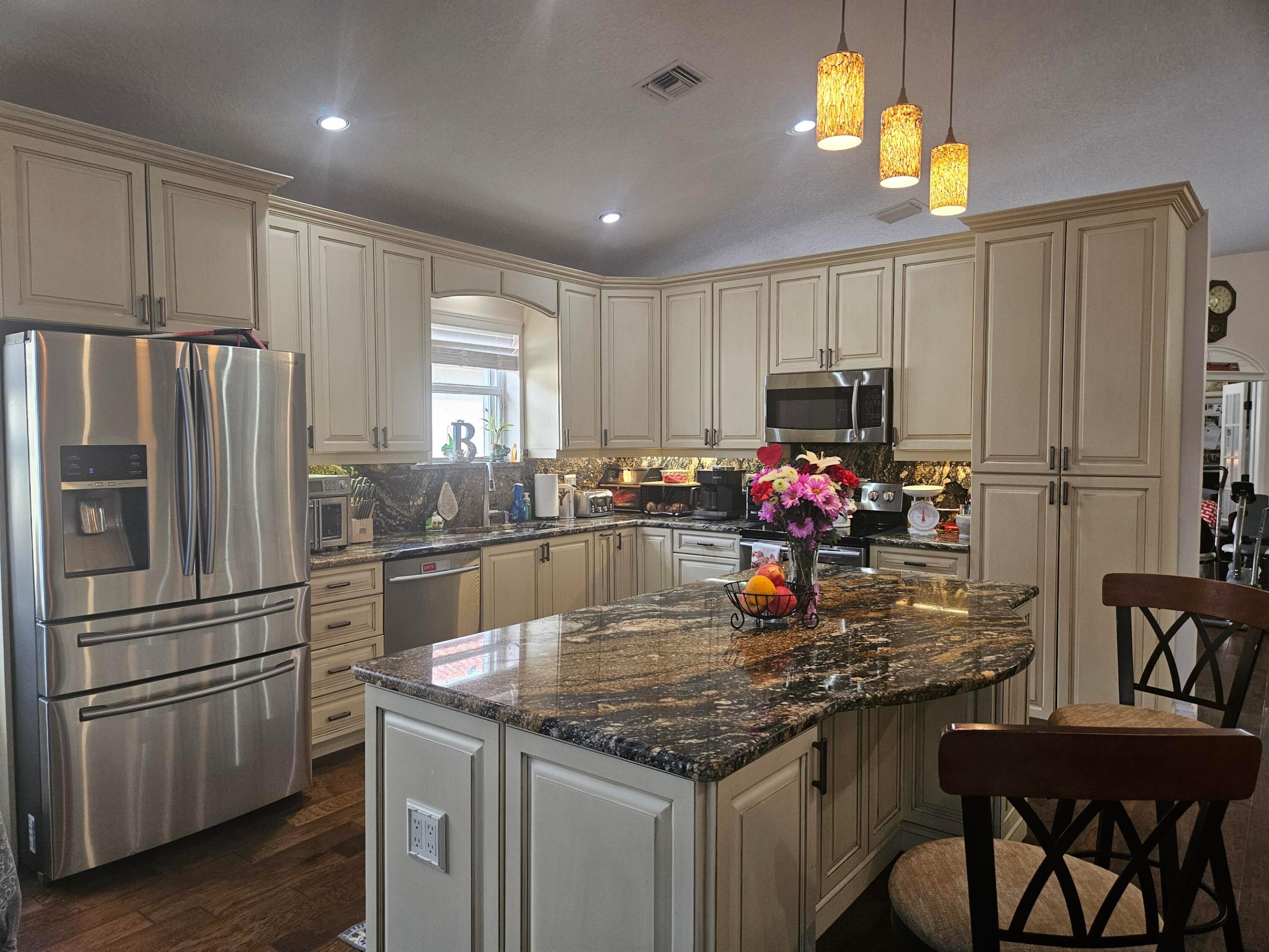 10402 Utopia Circle E