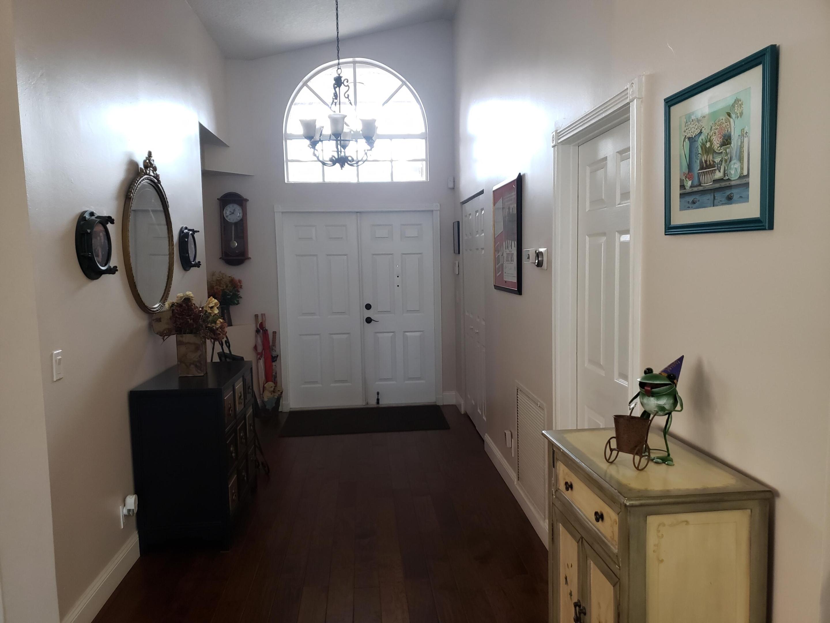 10402 Utopia Circle E