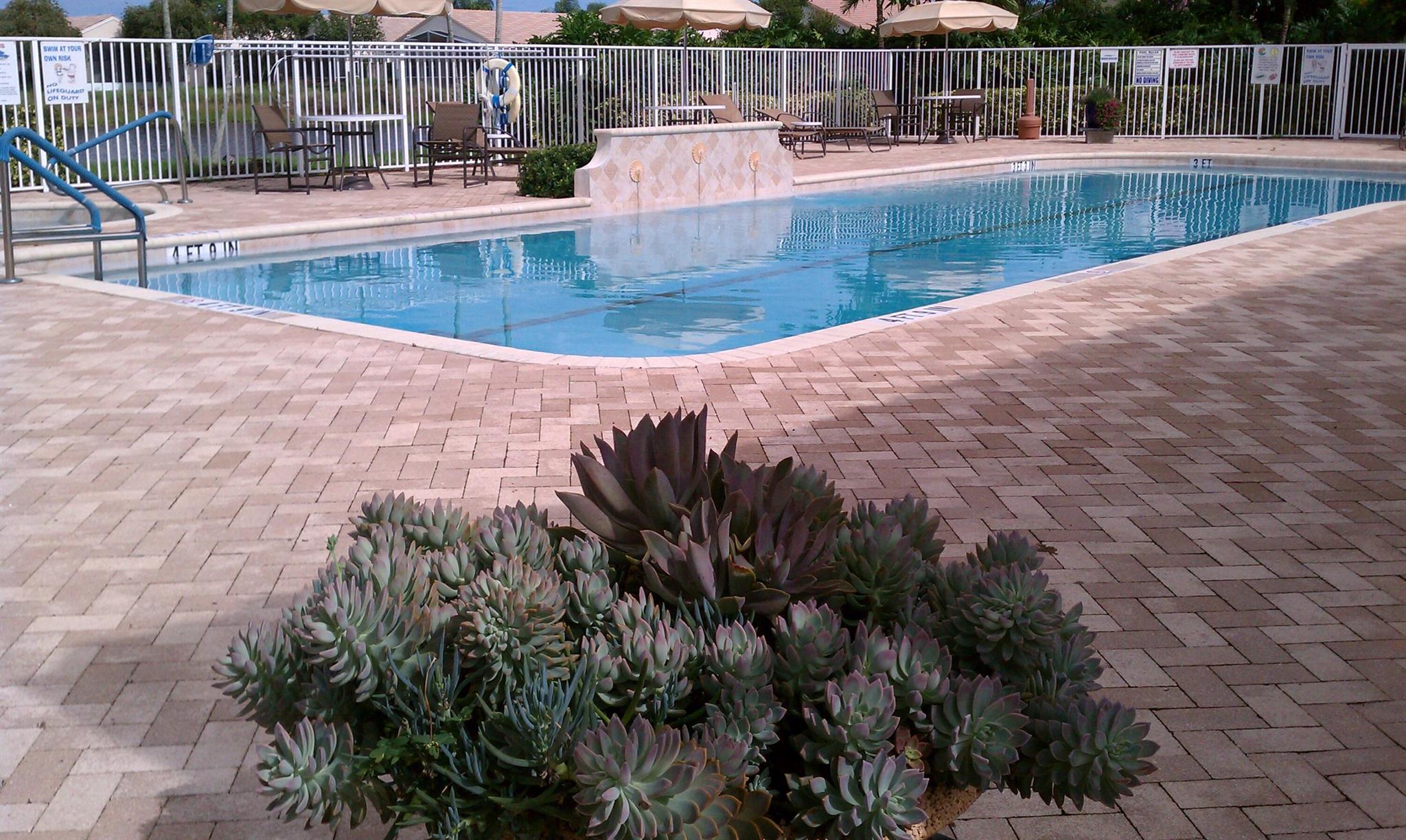 10402 Utopia Circle E