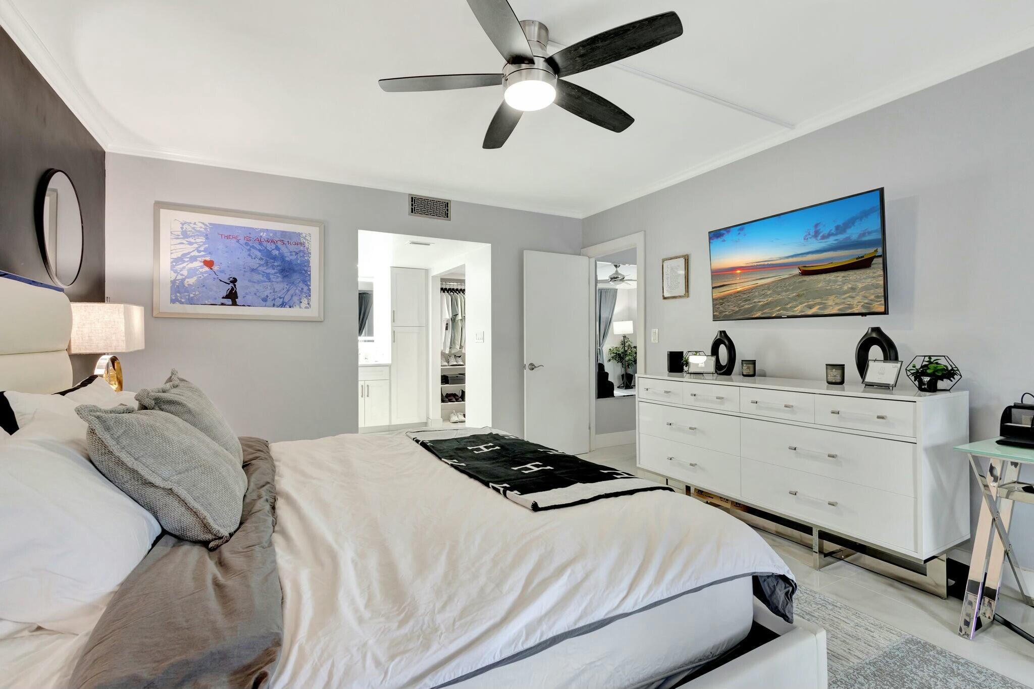 700 NE Harbour Terrace 2290
