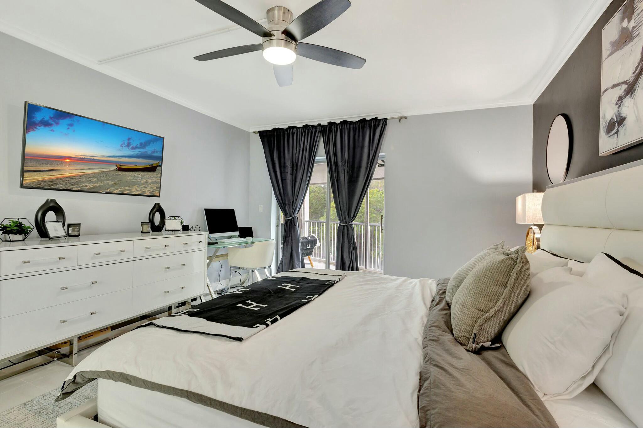 700 NE Harbour Terrace 2290