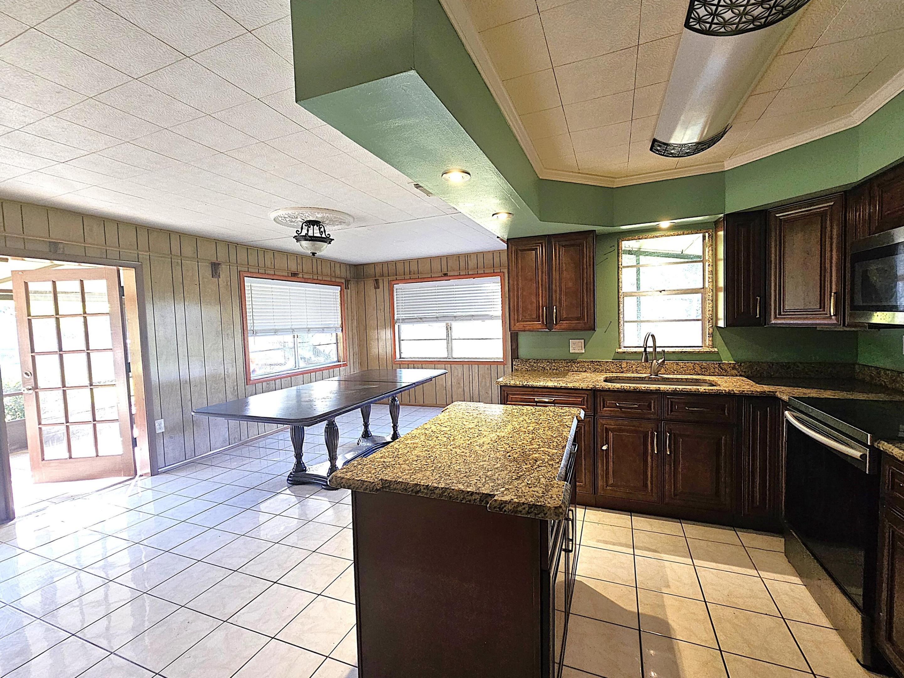 3817 NW 35th Avenue