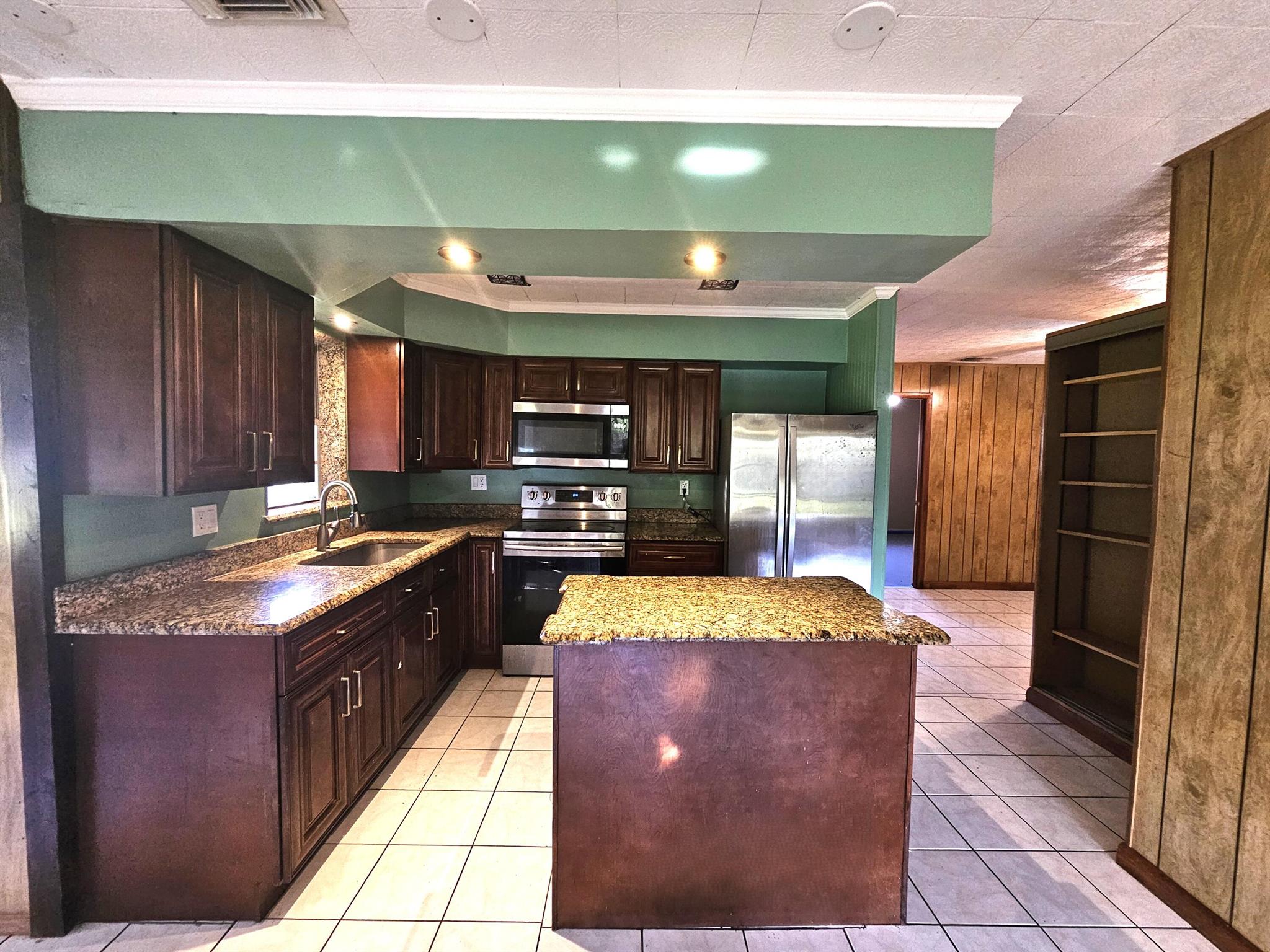 3817 NW 35th Avenue