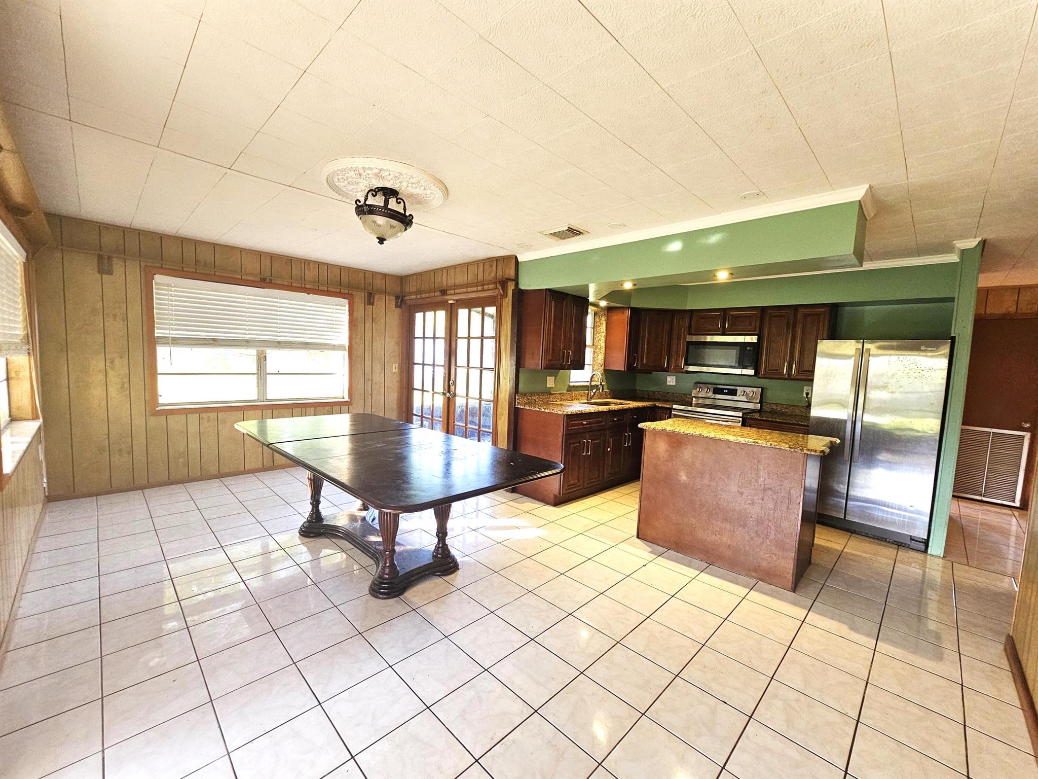 3817 NW 35th Avenue