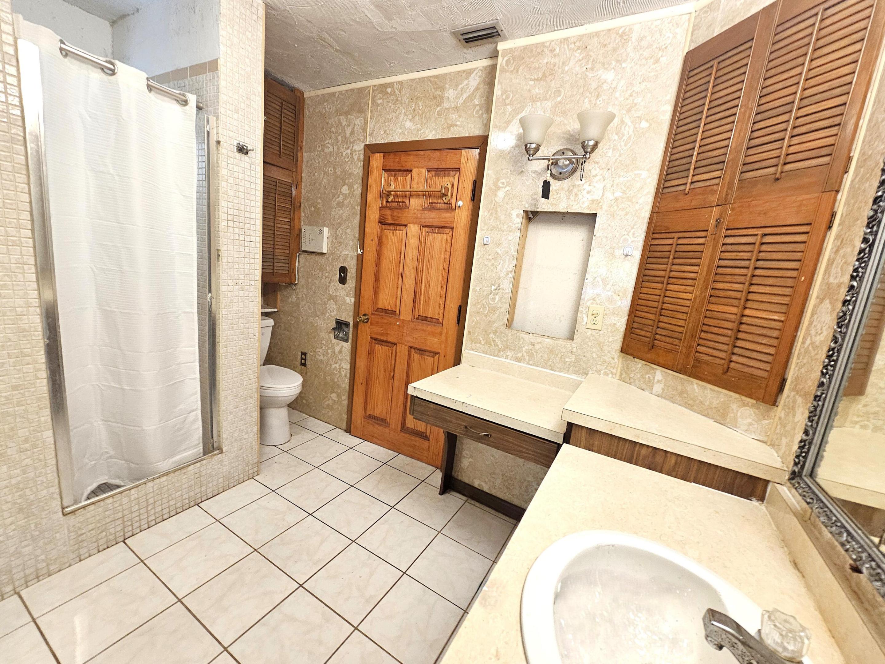 3817 NW 35th Avenue