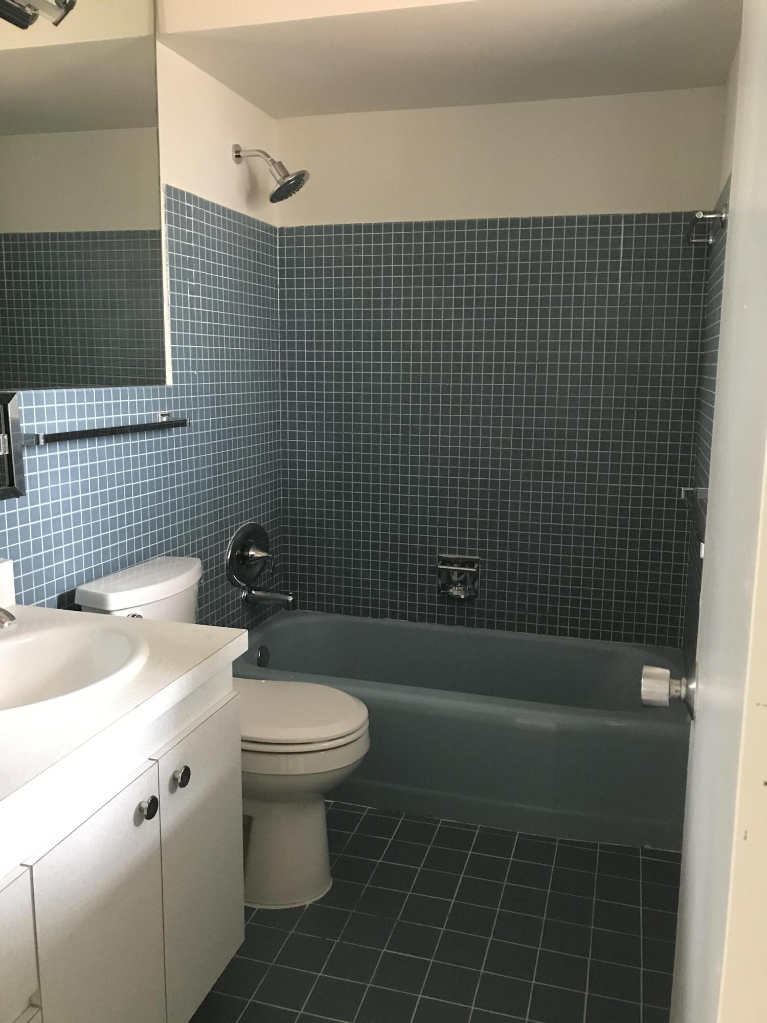 4009 NE 21 Avenue 1-13