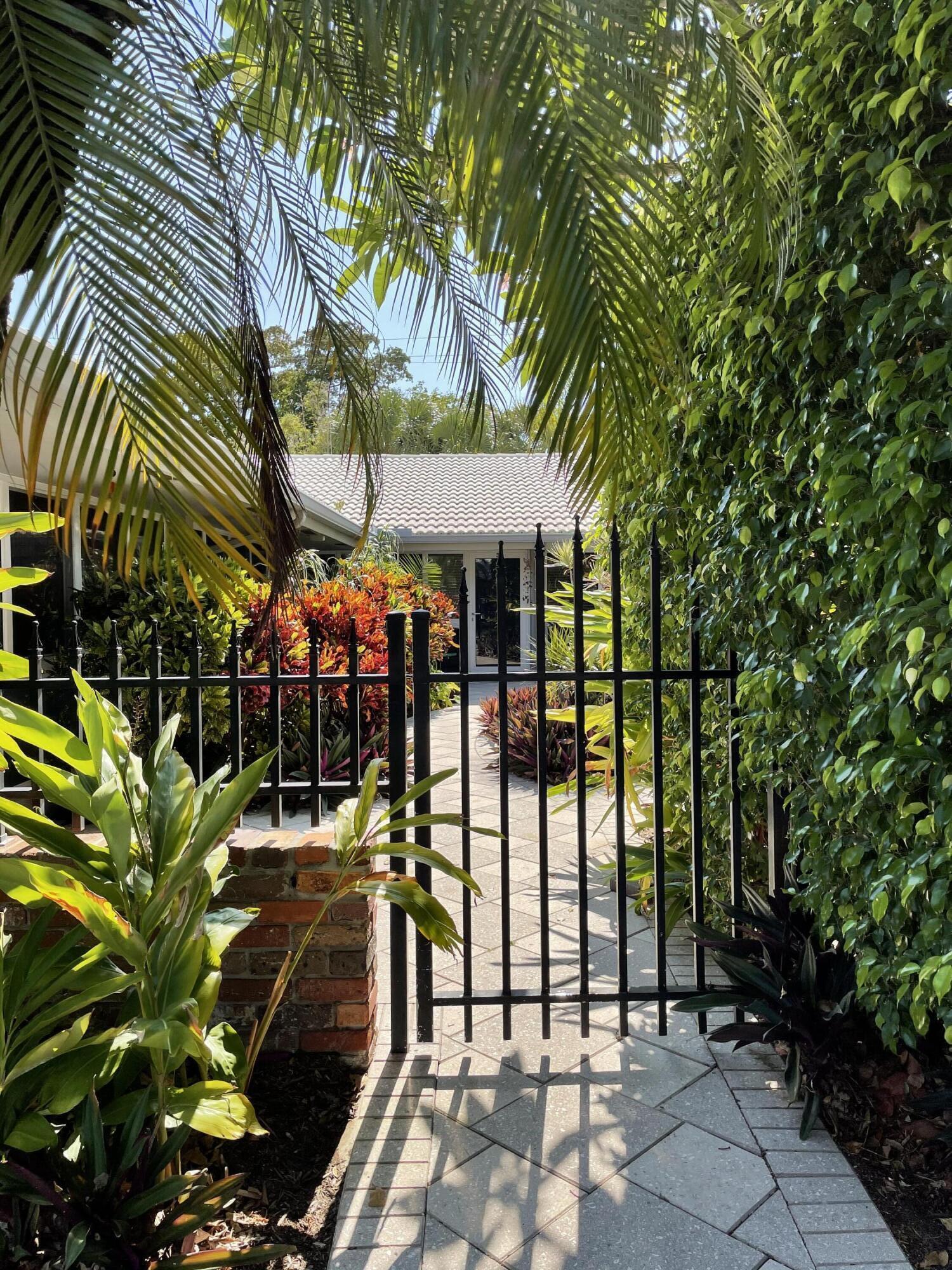 4009 NE 21 Avenue 1-13