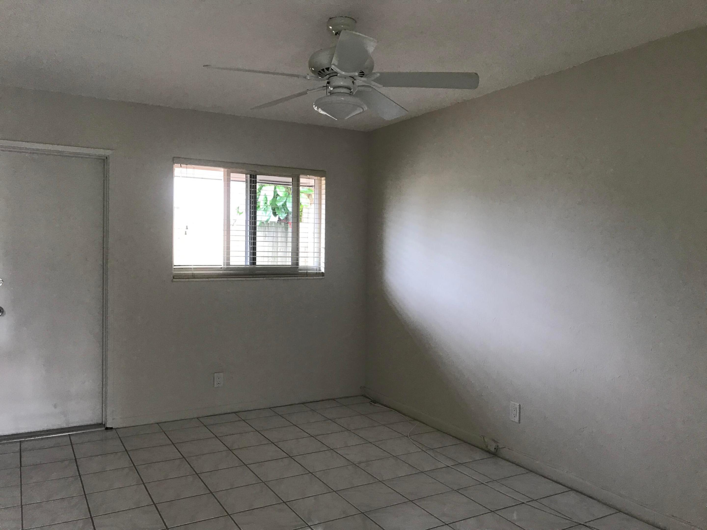 4009 NE 21 Avenue 1-13