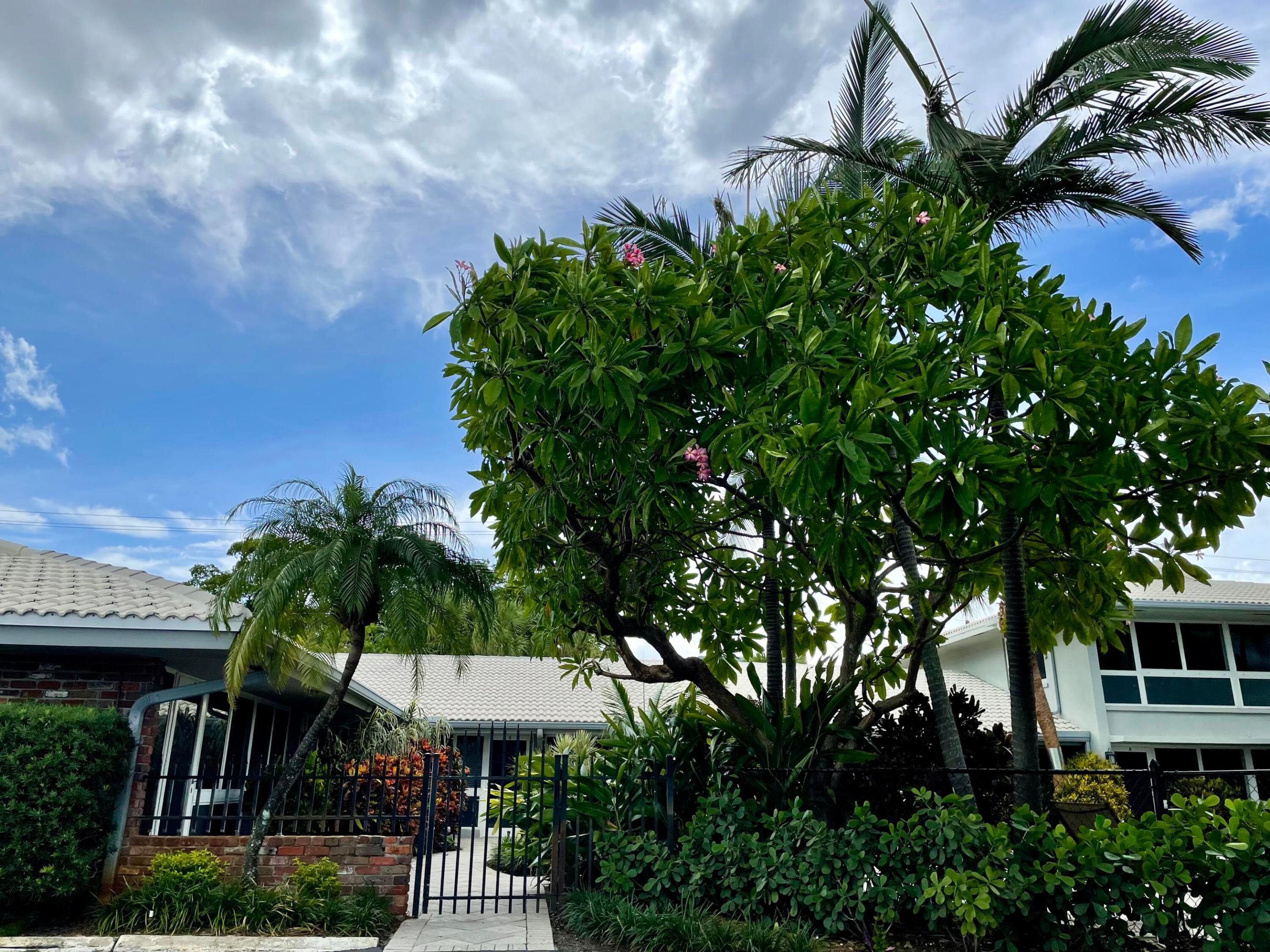 4009 NE 21 Avenue 1-13