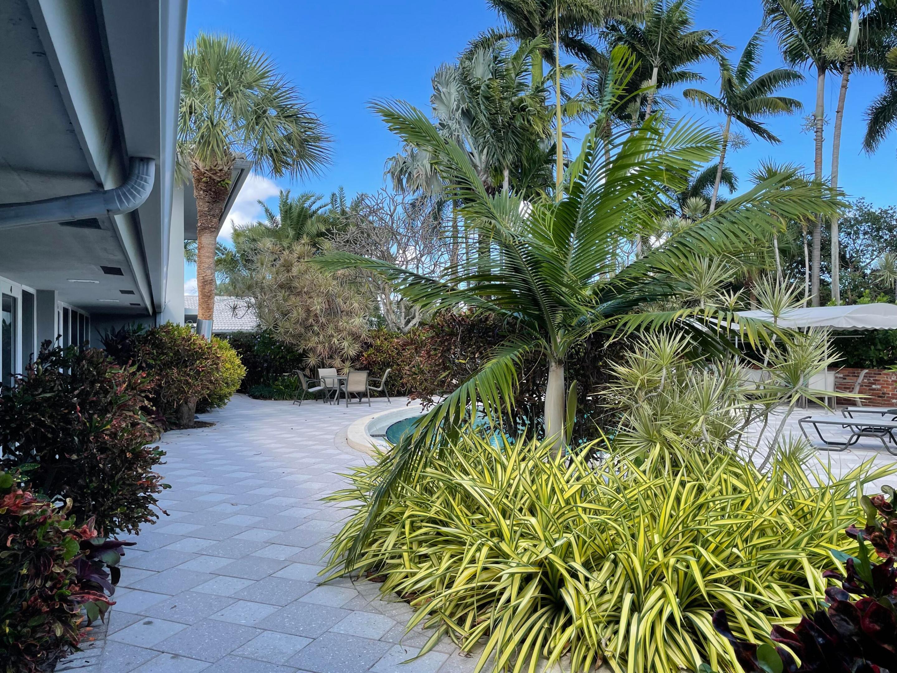 4009 NE 21 Avenue 1-13