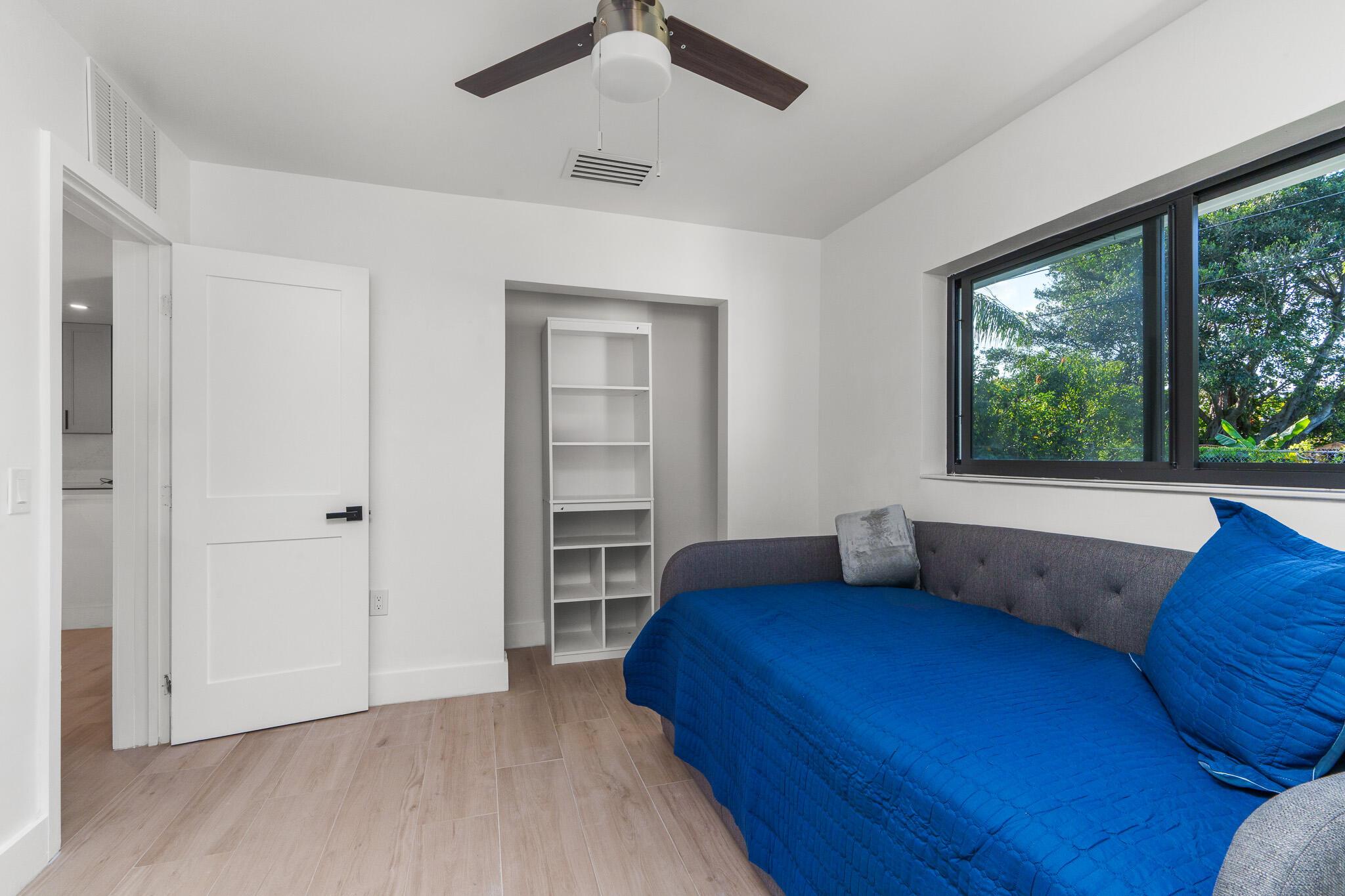 303/305 De Carie Street