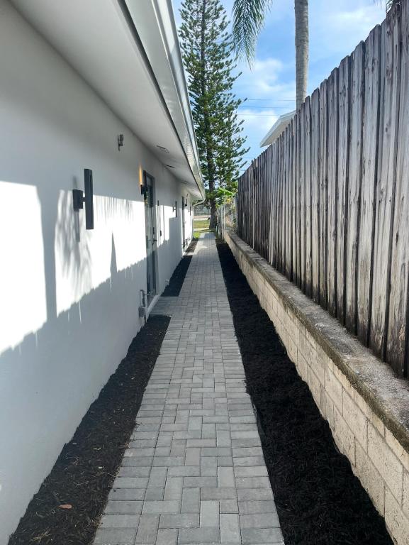 303/305 De Carie Street