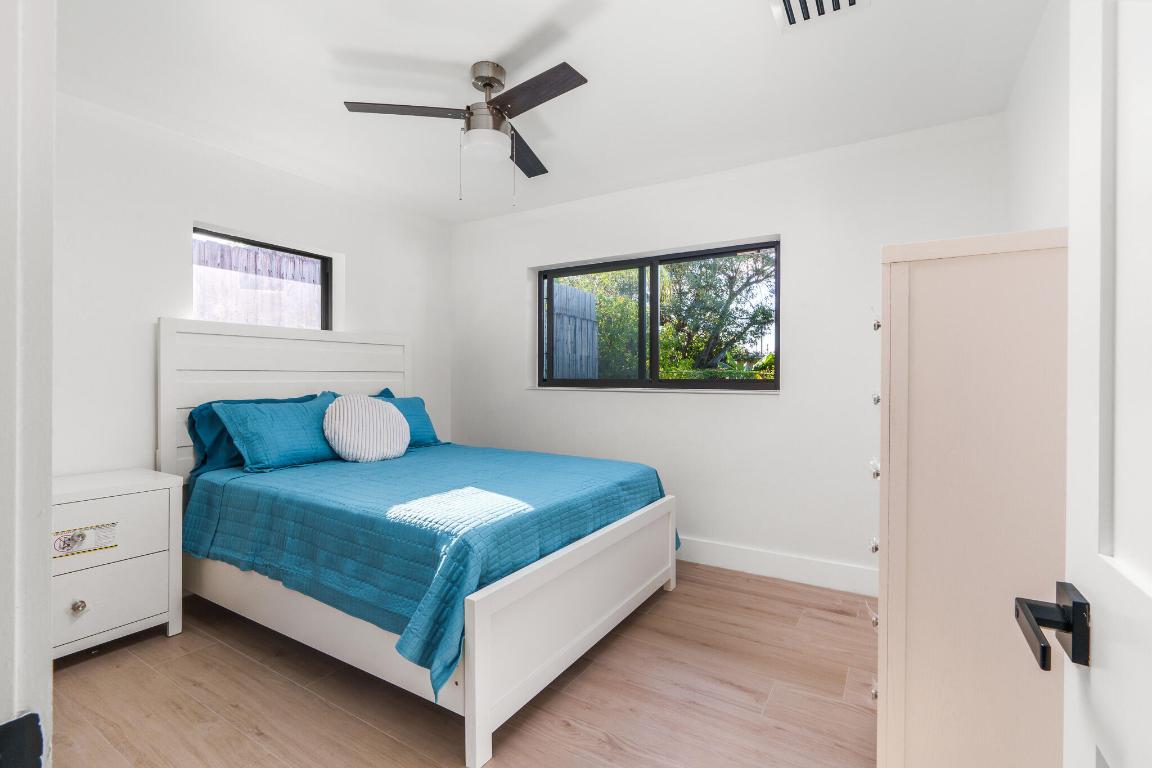 303/305 De Carie Street