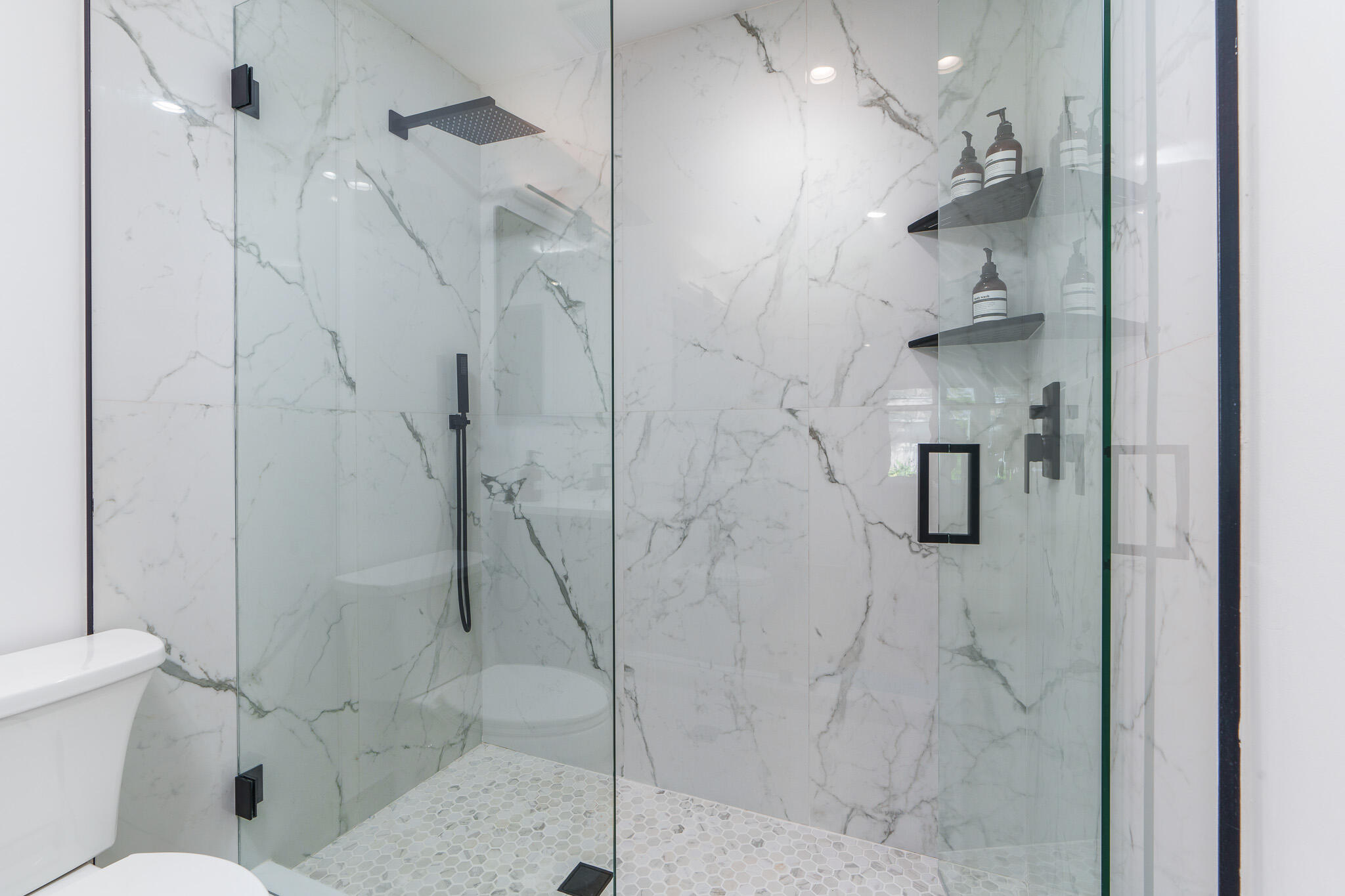 303/305 De Carie Street