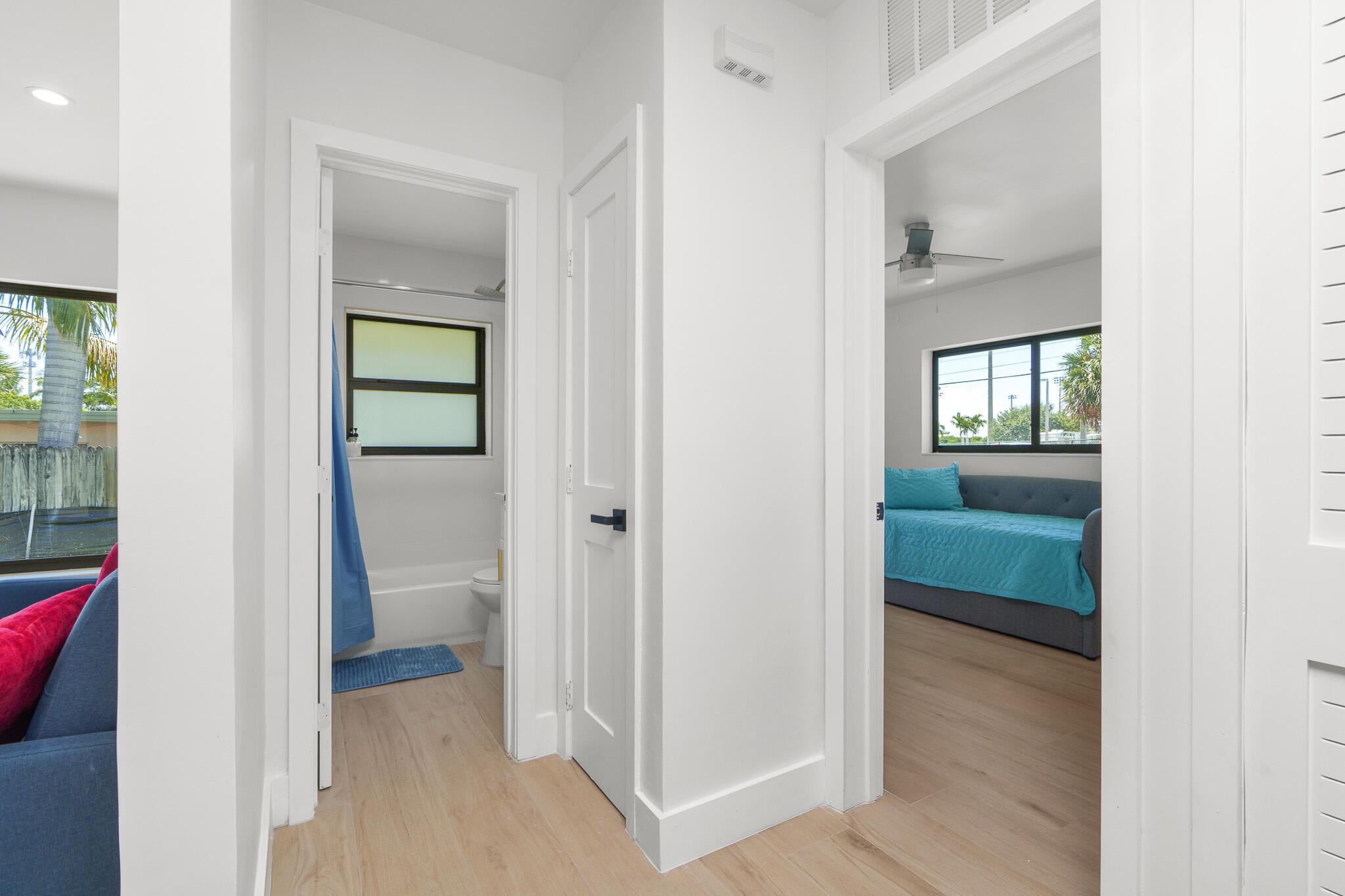 303/305 De Carie Street