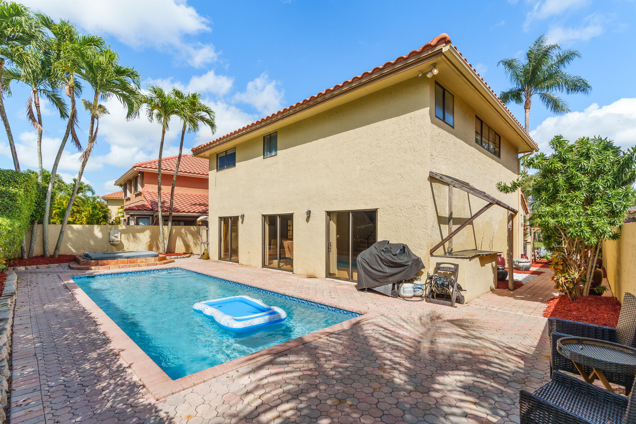 733 NW 40th Terrace