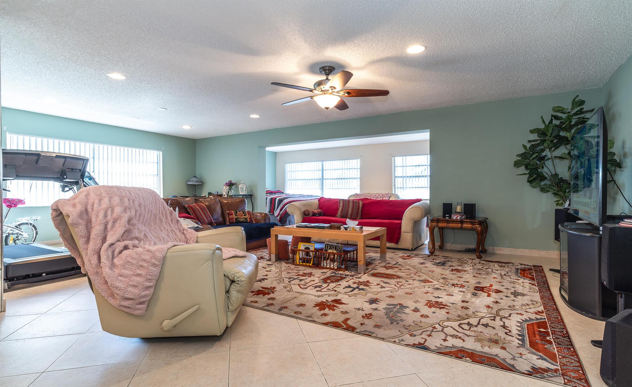 7076 Pine Manor Drive