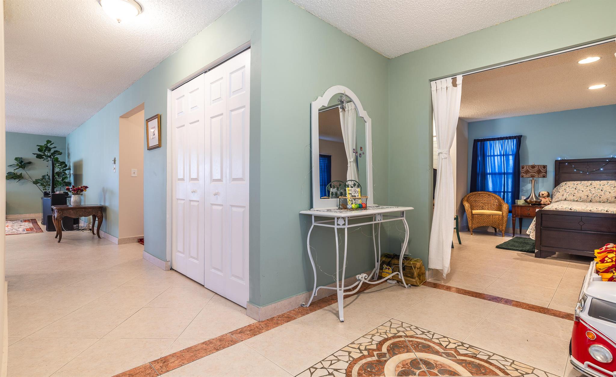 7076 Pine Manor Drive