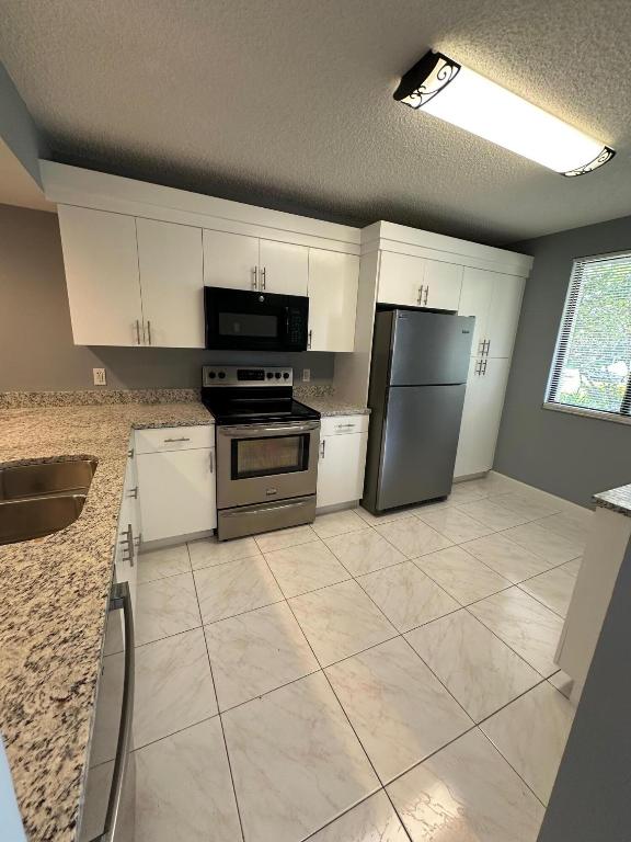 2741 Village 105 Boulevard 105