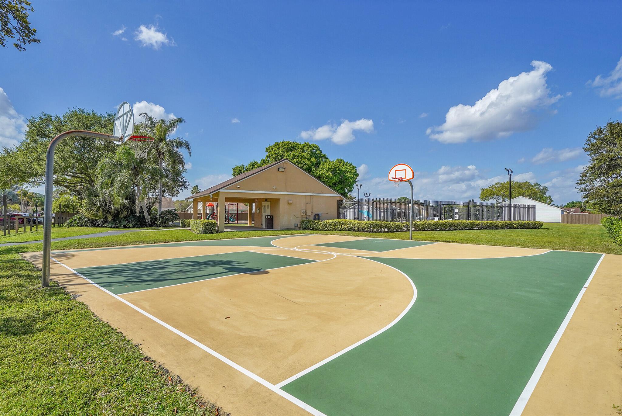 11120 N Terradas Lane