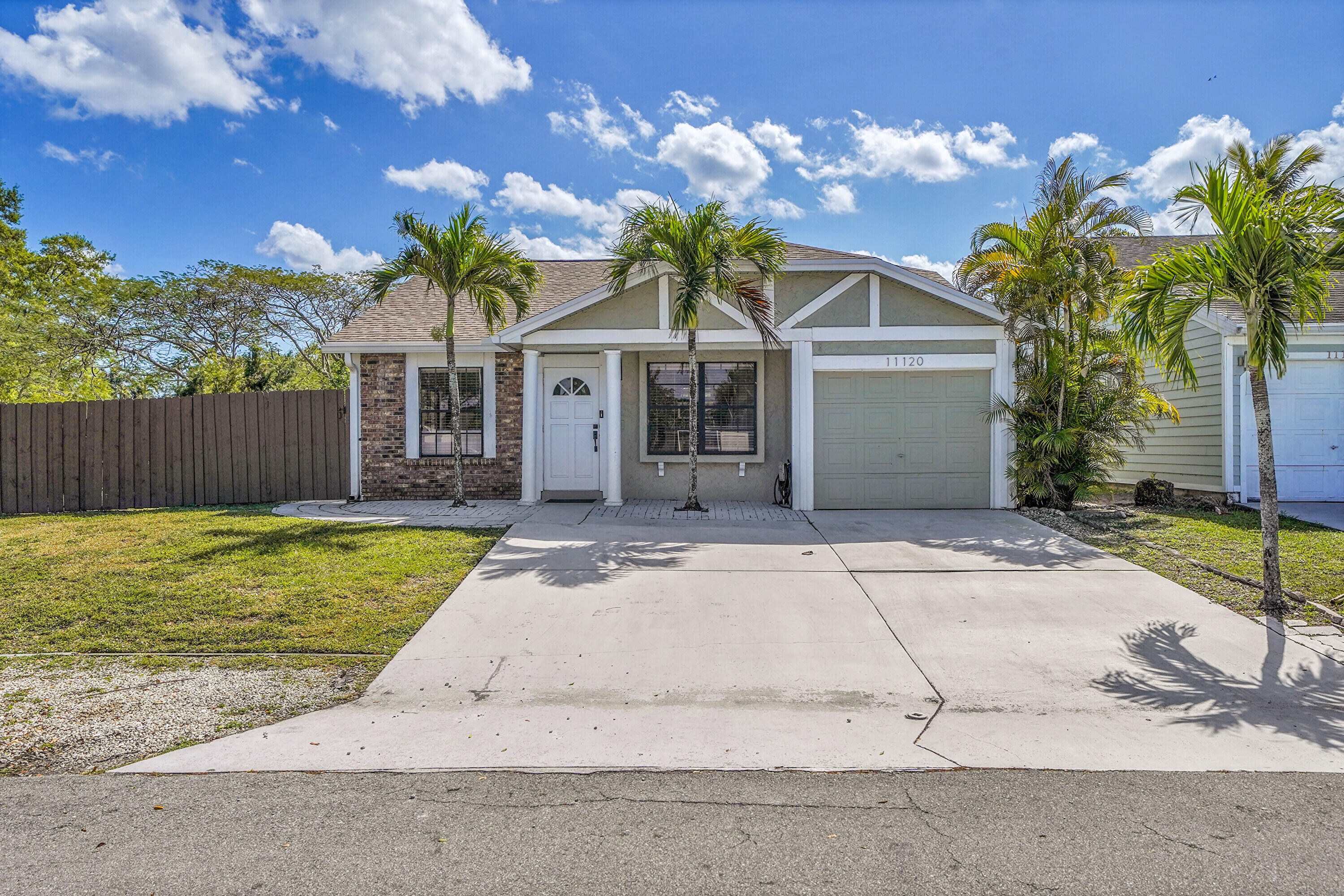 11120 N Terradas Lane