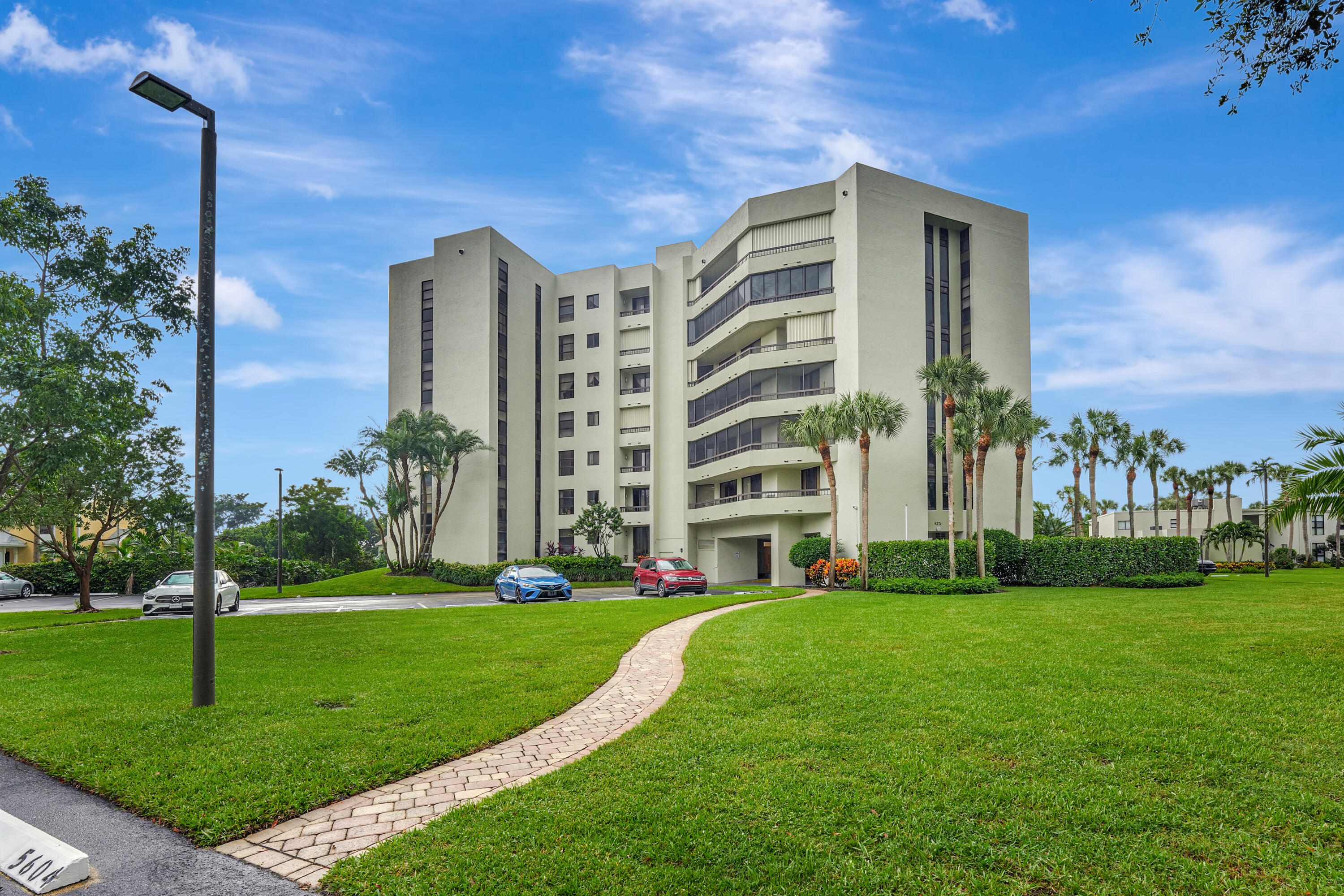 6372 La Costa Drive 403