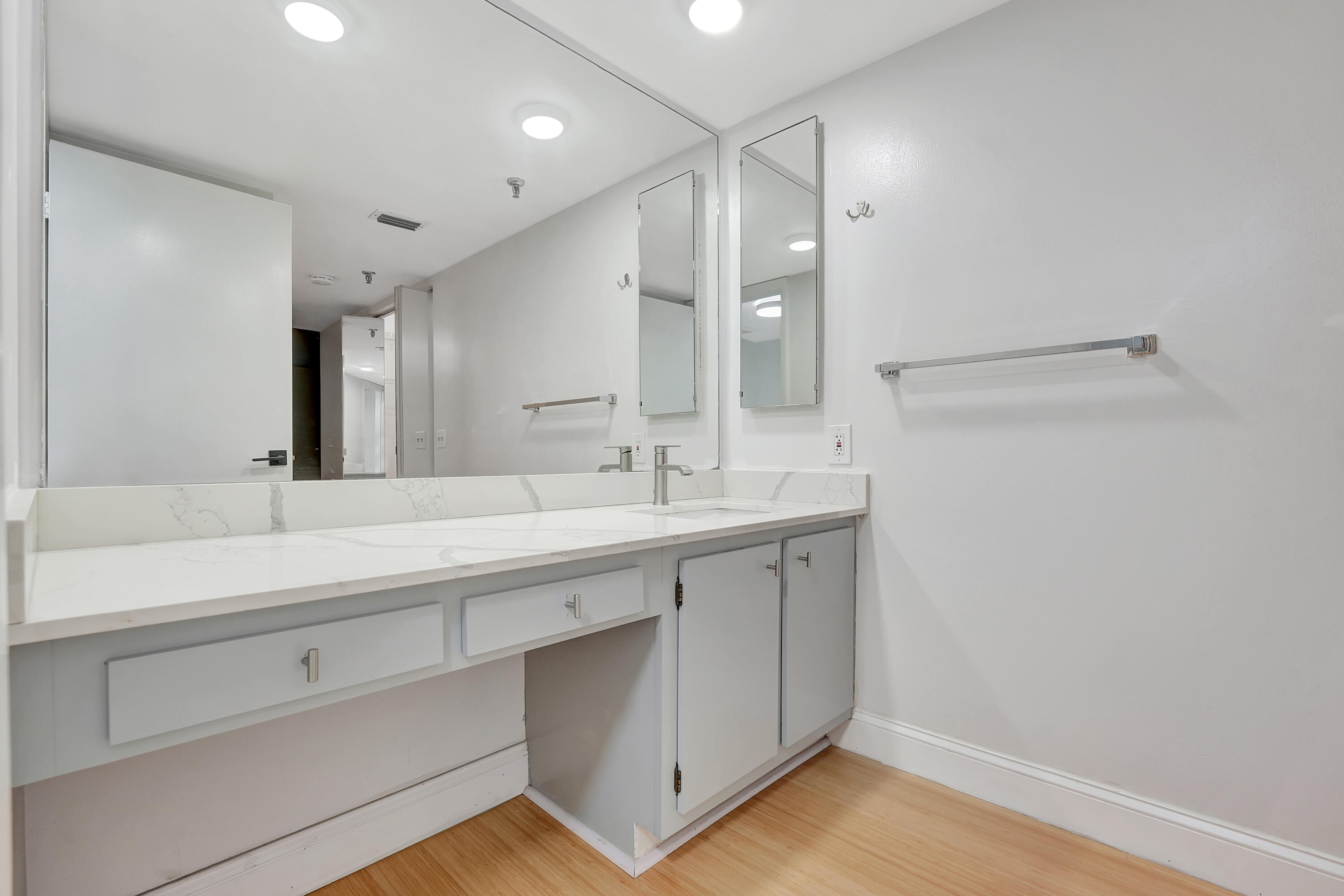 6372 La Costa Drive 403