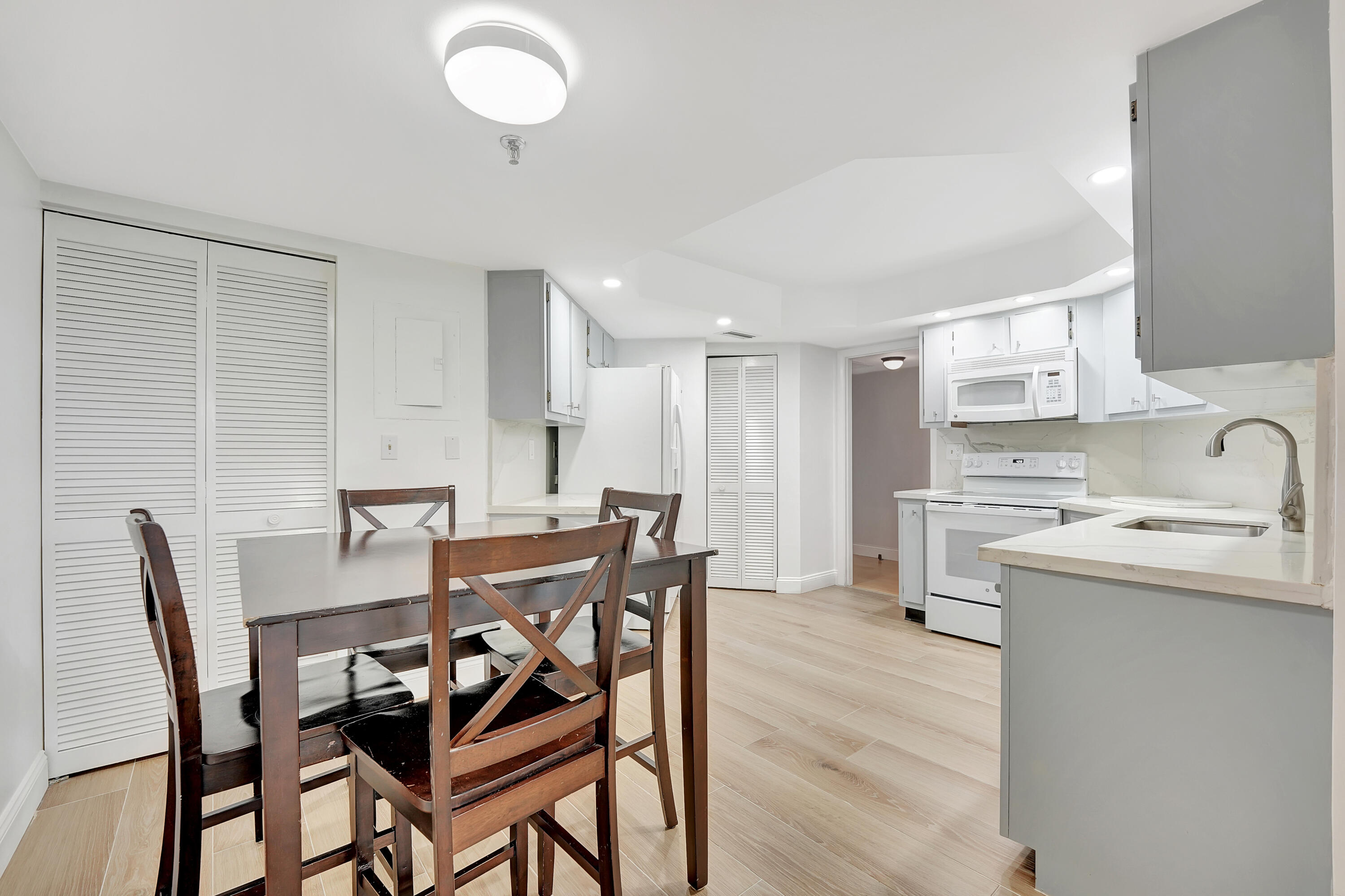 6372 La Costa Drive 403