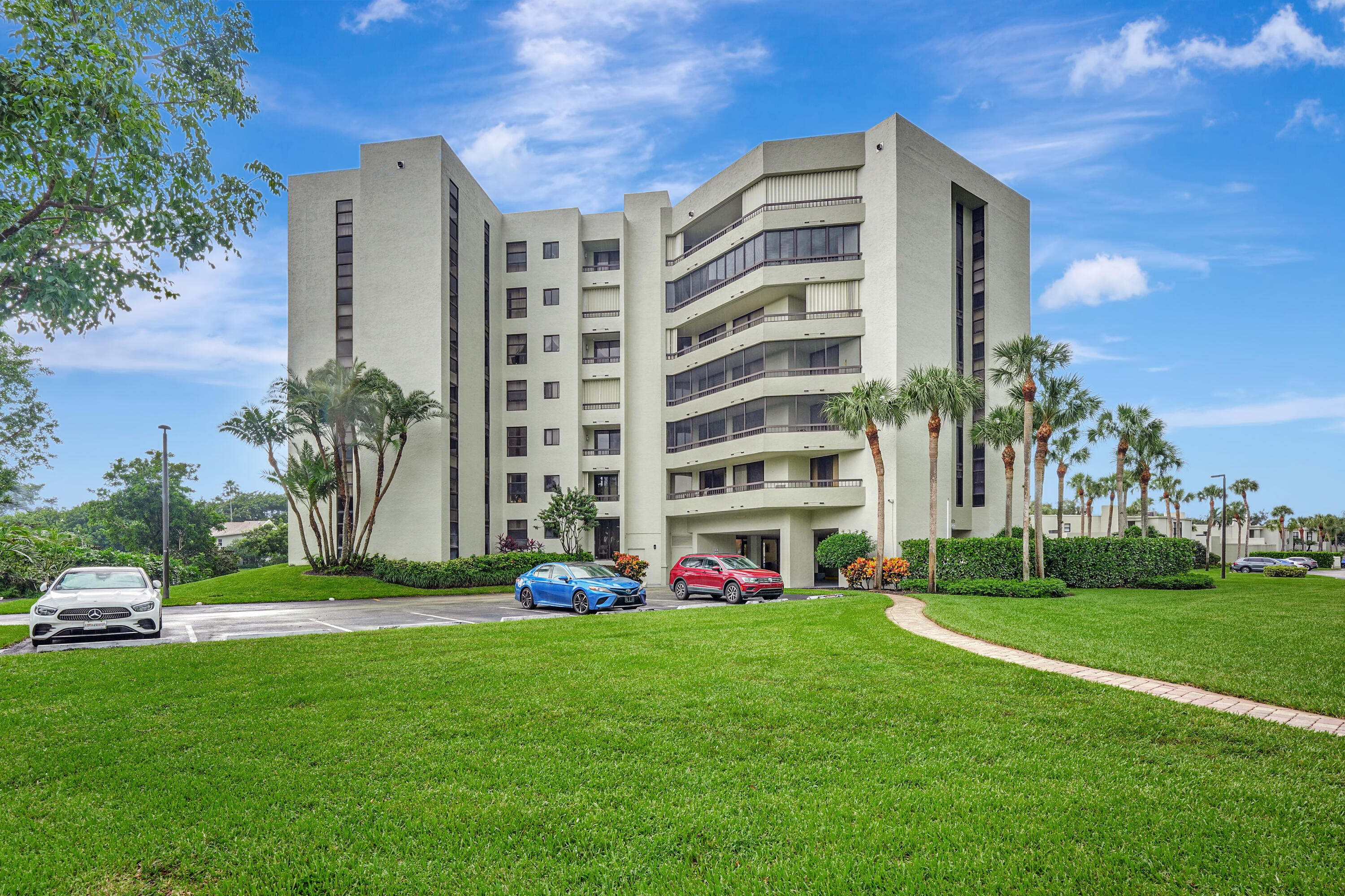 6372 La Costa Drive 403