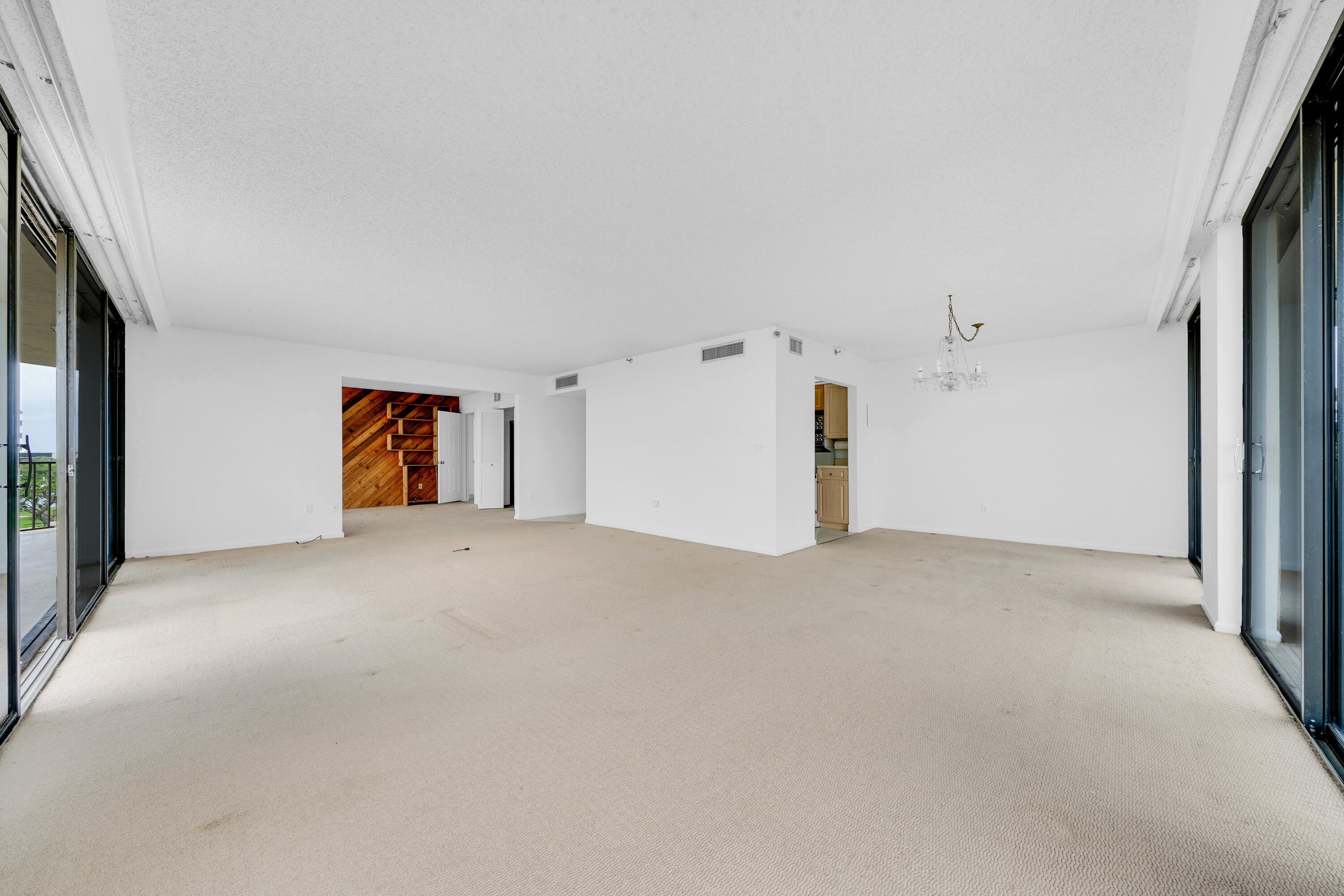 859 Jeffery Street 502