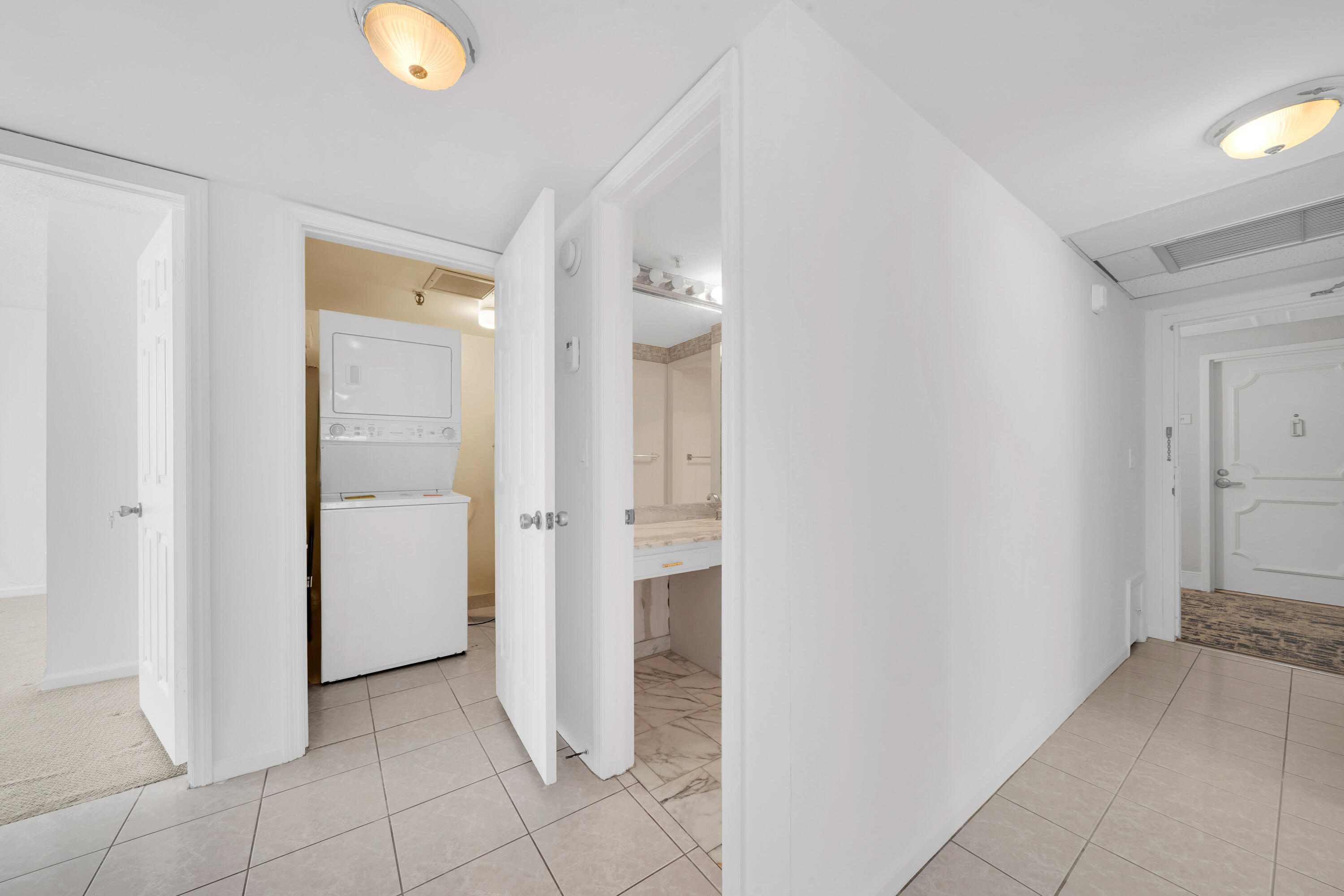 859 Jeffery Street 502