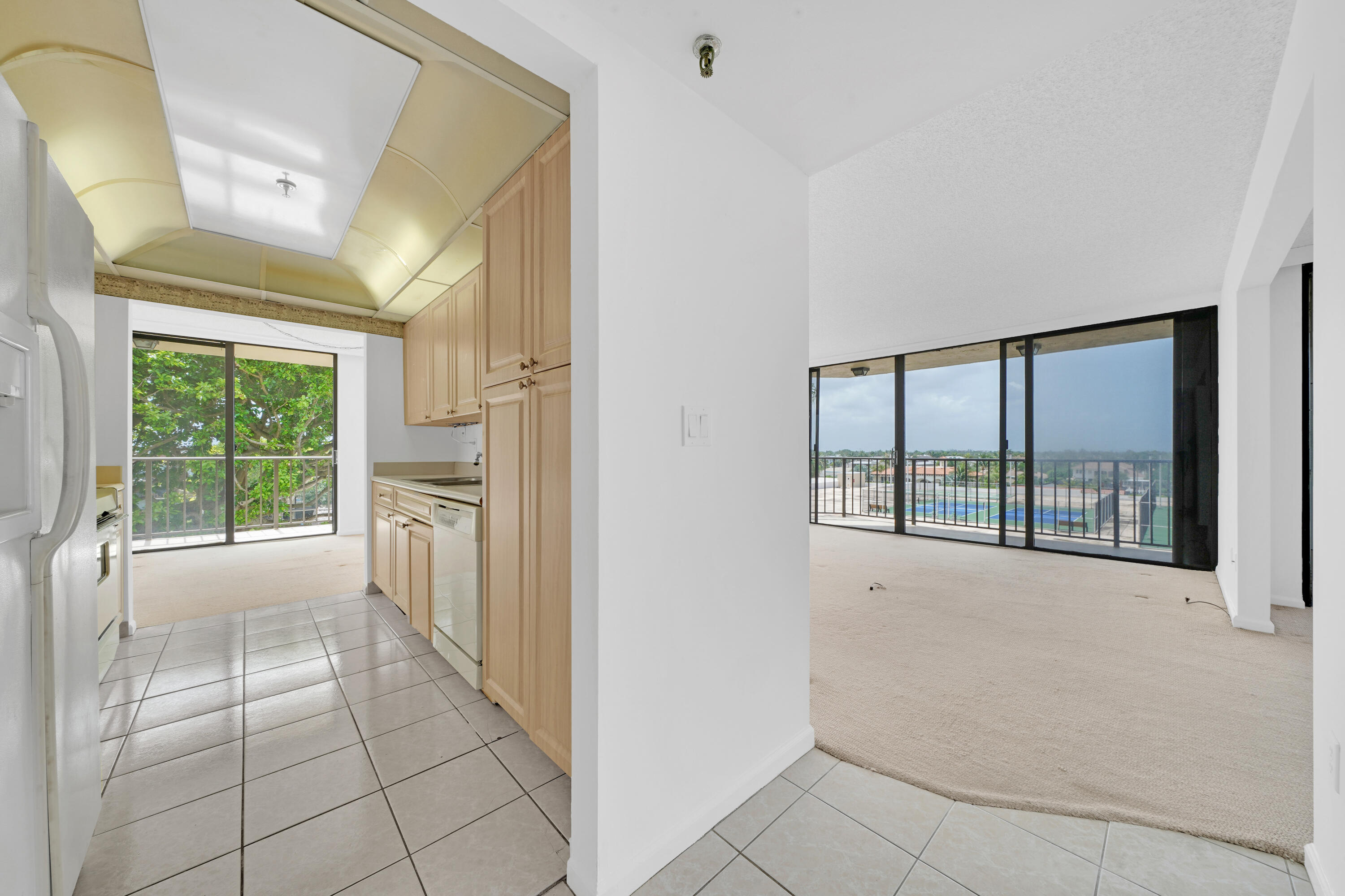 859 Jeffery Street 502