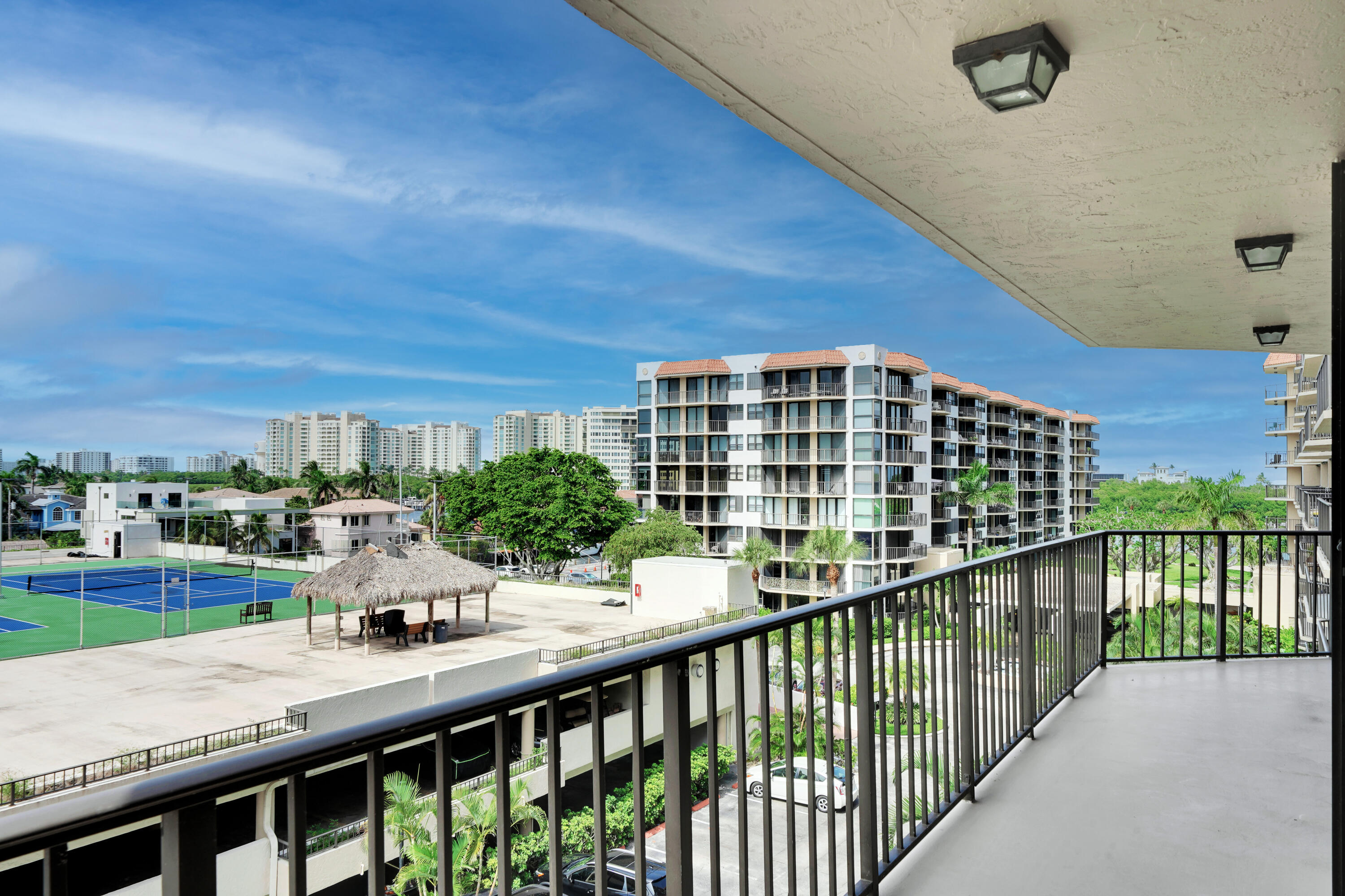 859 Jeffery Street 502