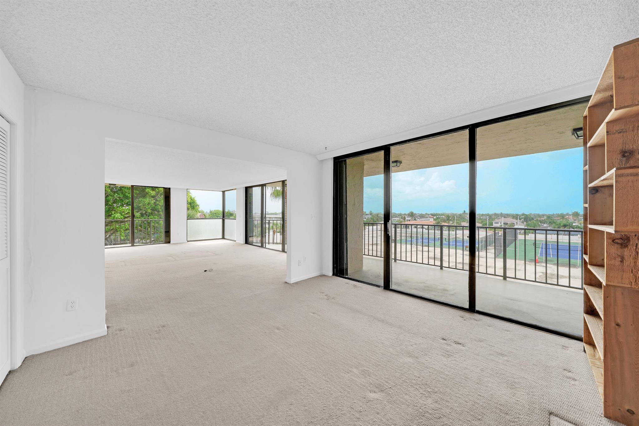 859 Jeffery Street 502