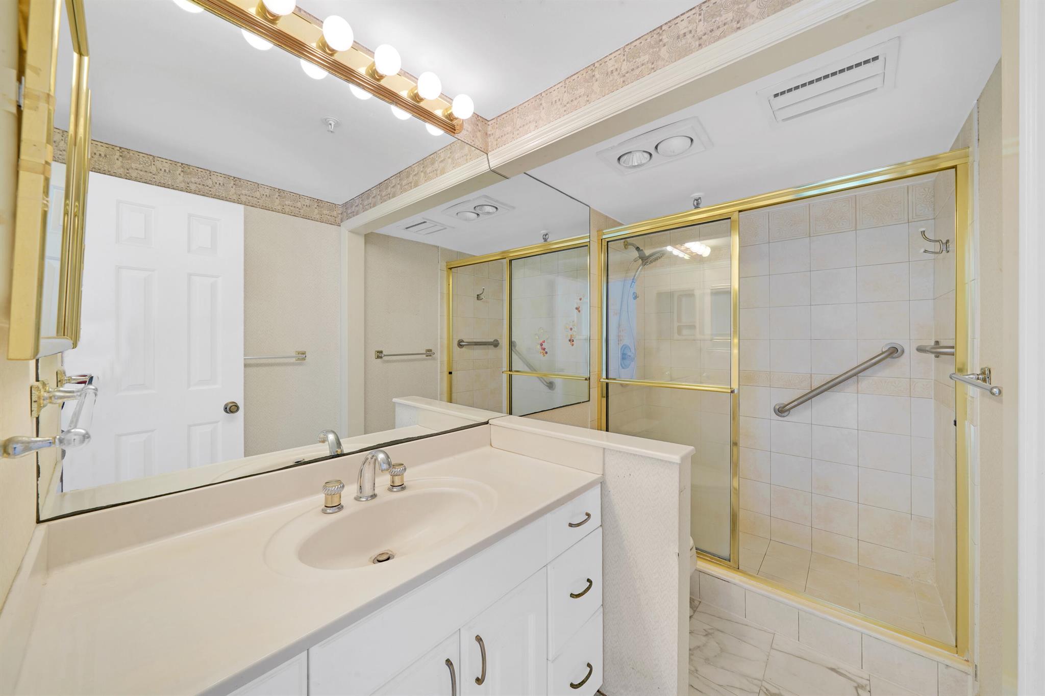 859 Jeffery Street 502